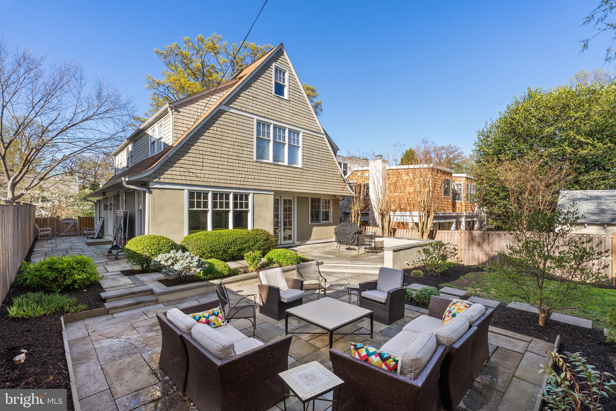 3318 QUESADA STREET NW