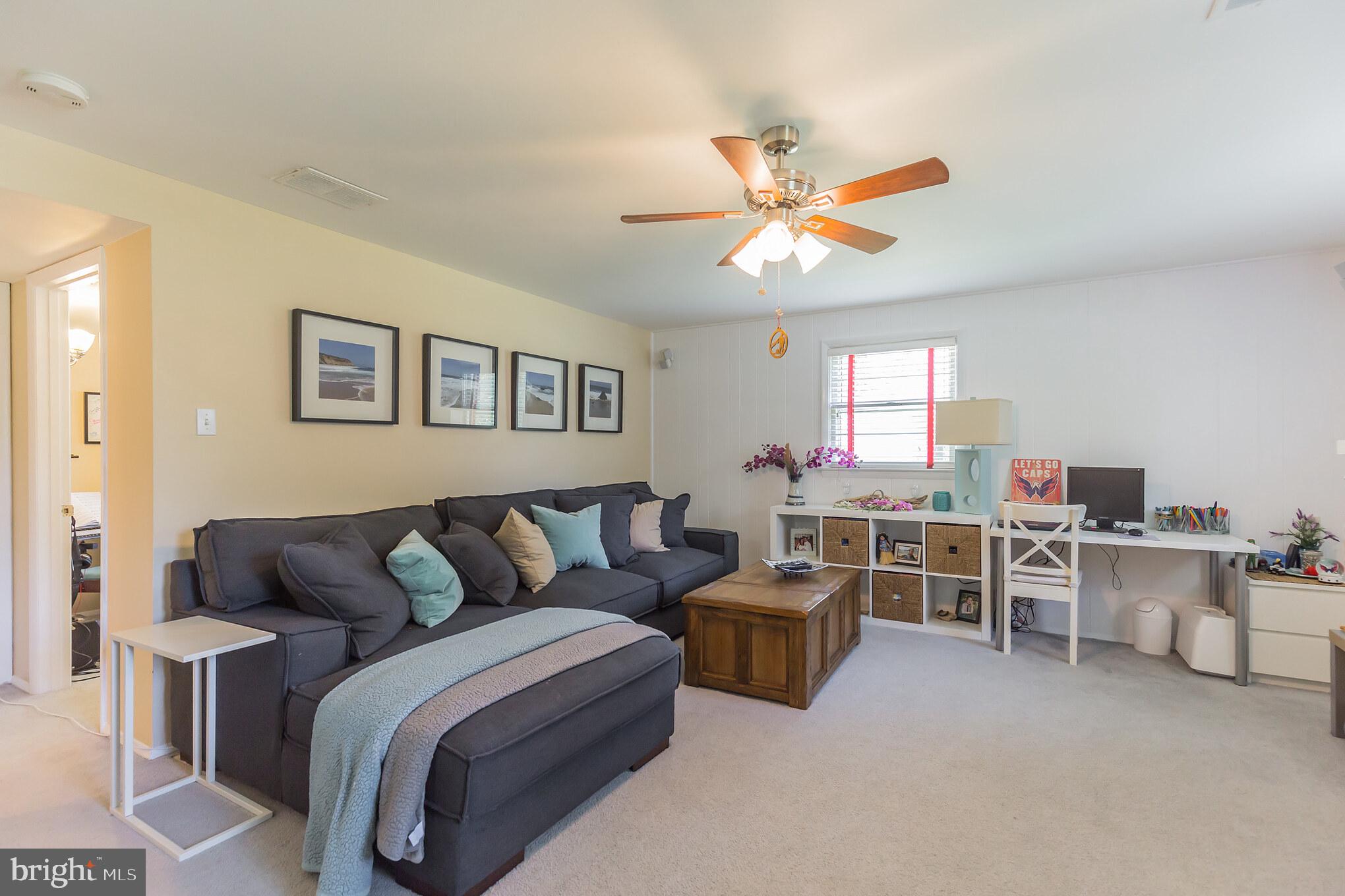 ROLLING VALLEY - Residential Lease