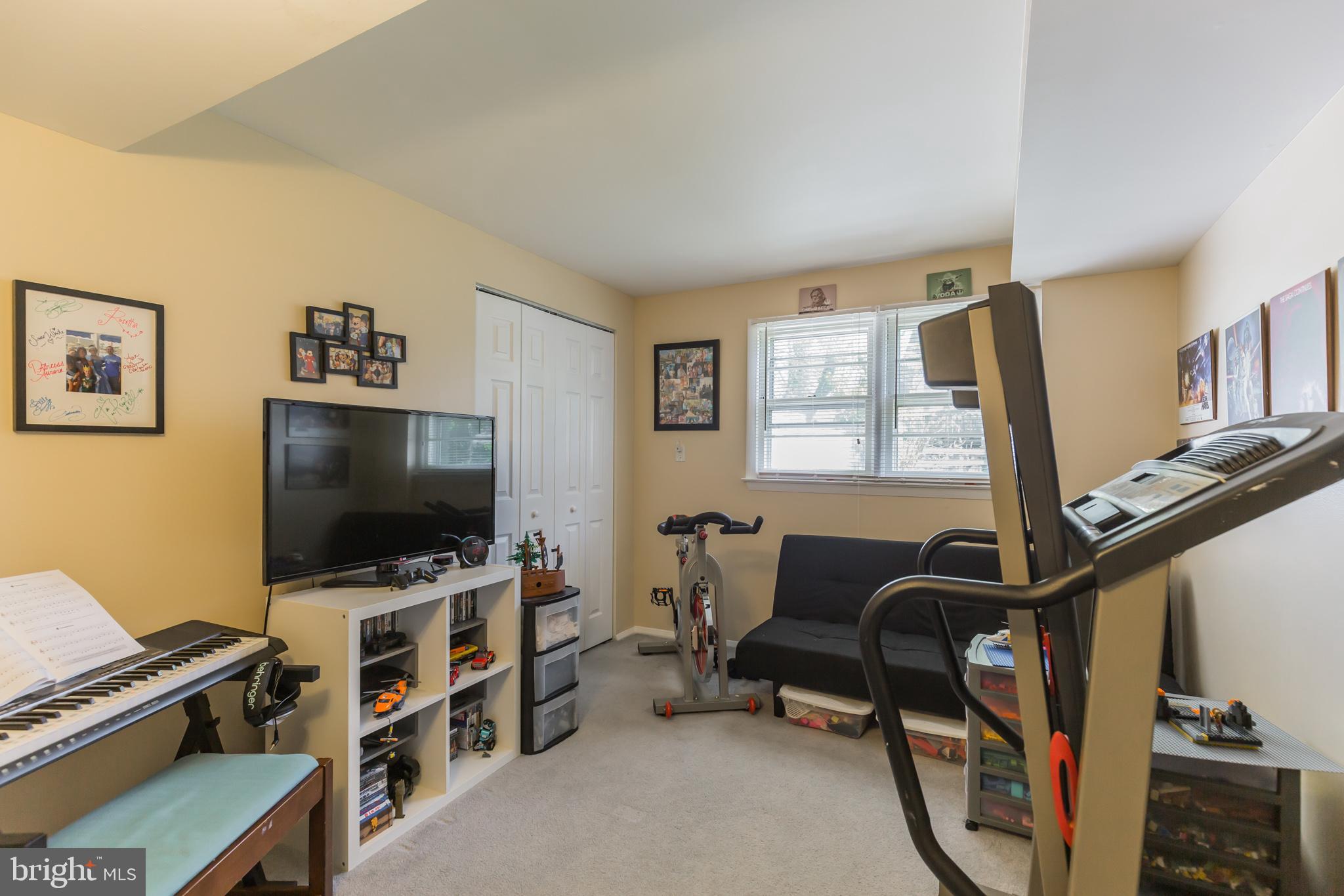 ROLLING VALLEY - Residential Lease