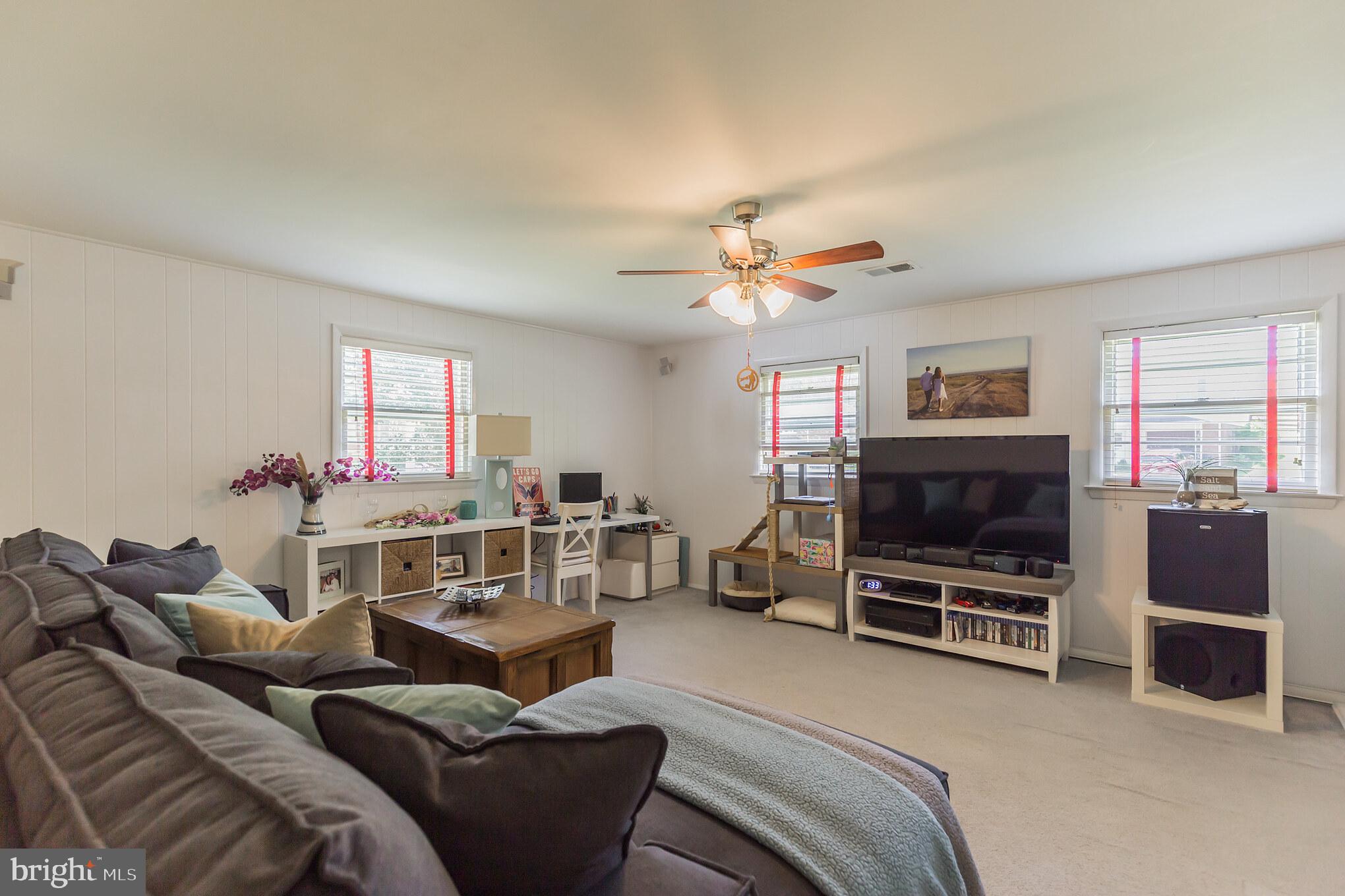 ROLLING VALLEY - Residential Lease