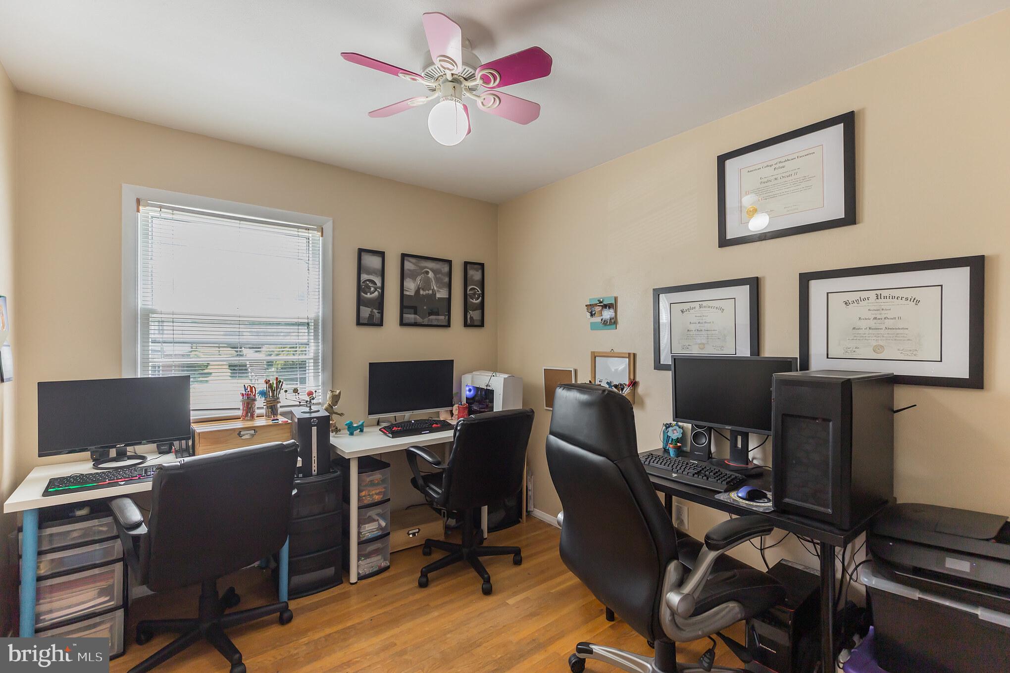 ROLLING VALLEY - Residential Lease