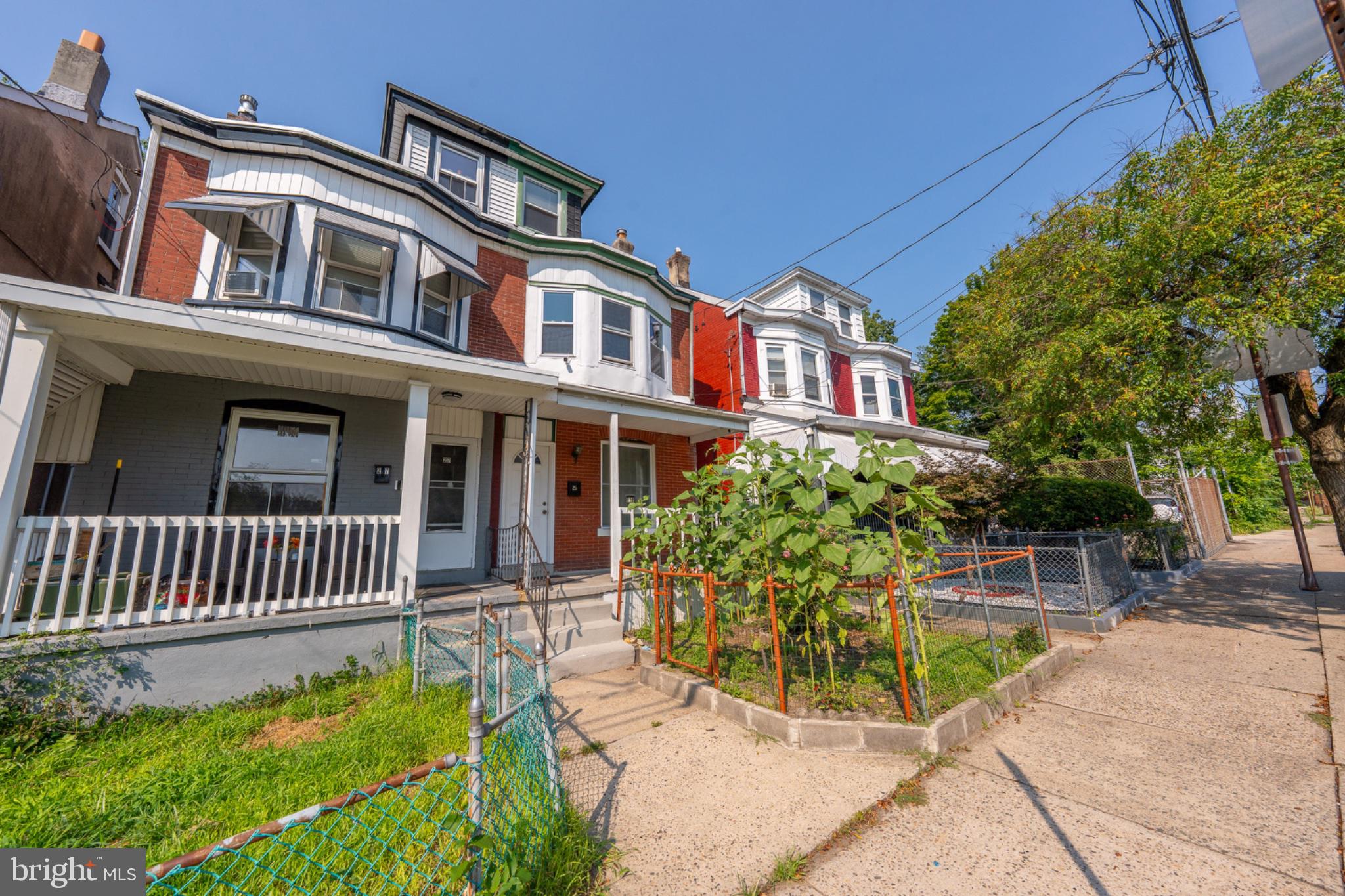 25 EVANS AVENUE