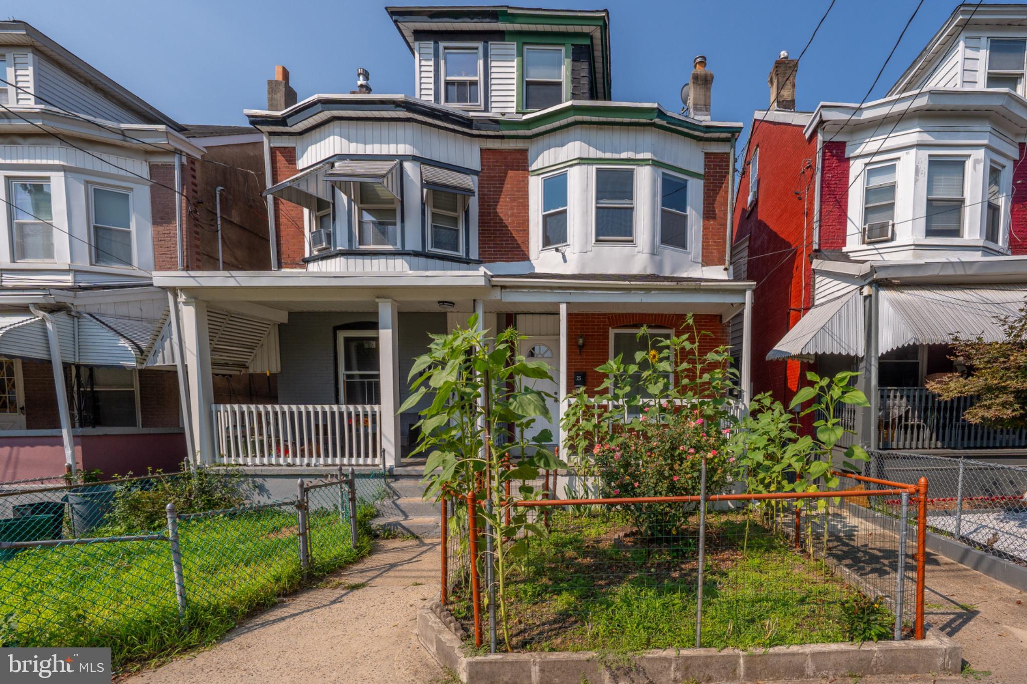 25 EVANS AVENUE
