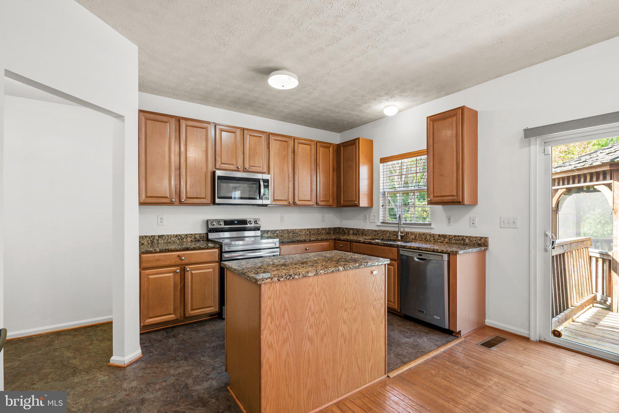 MAYFIELD ESTATES - Residential