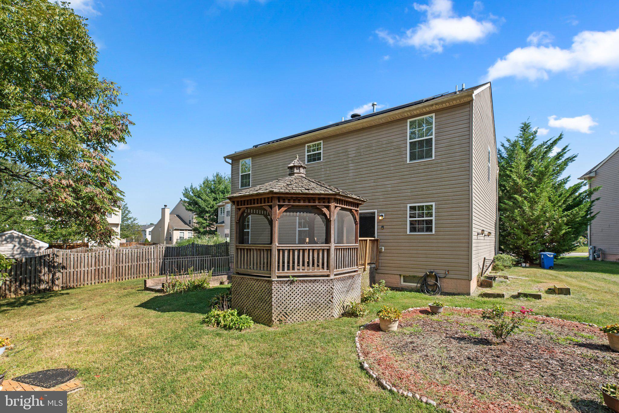 MAYFIELD ESTATES - Residential