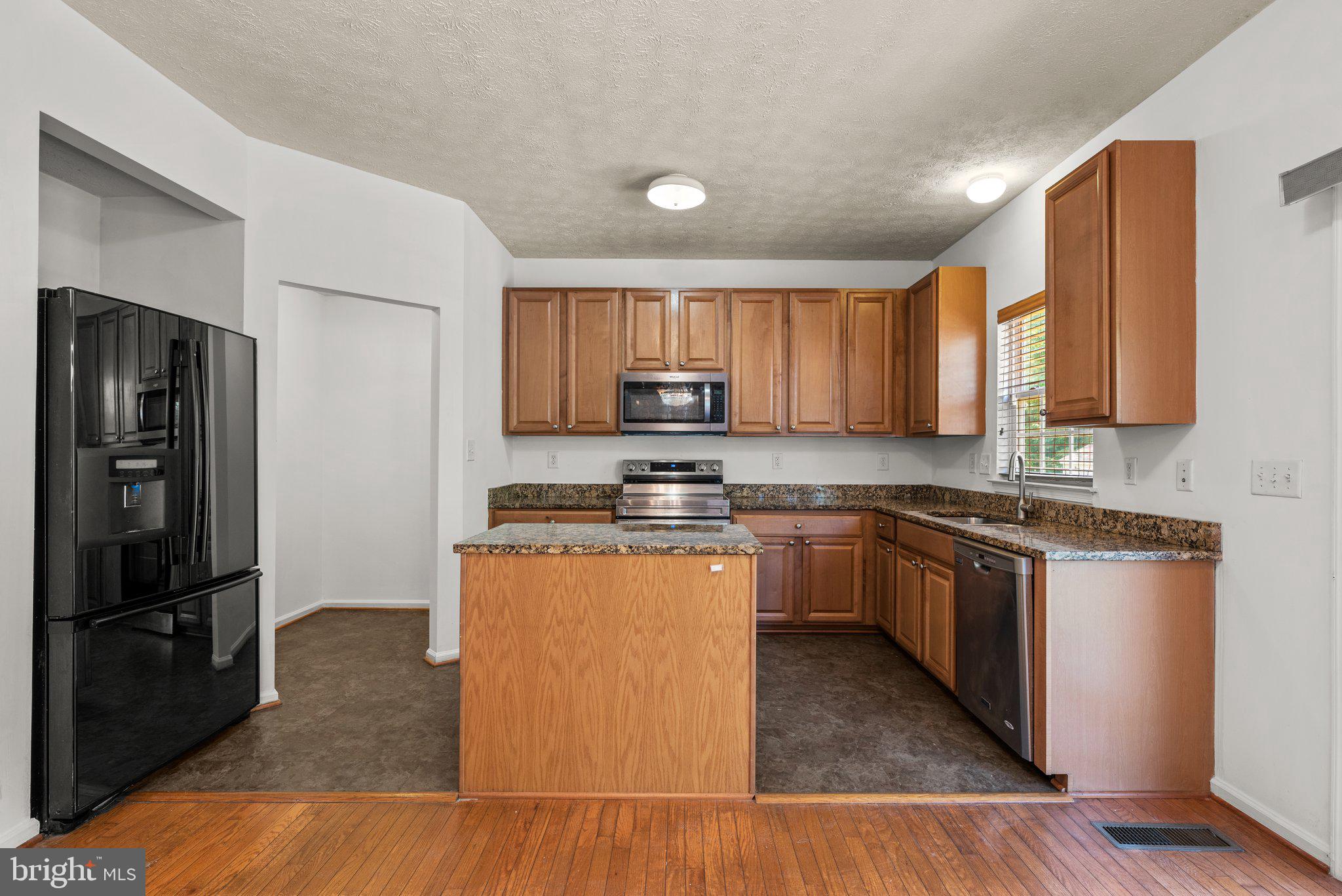 MAYFIELD ESTATES - Residential