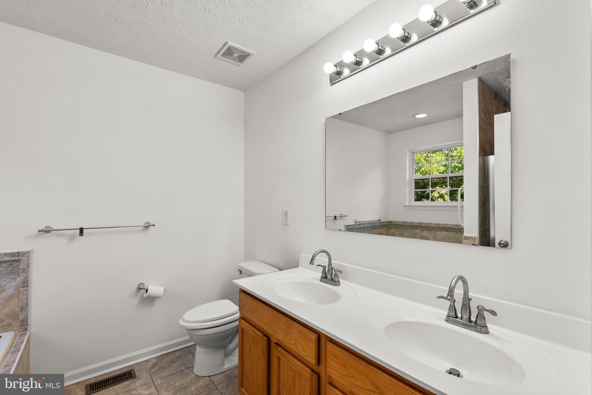 MAYFIELD ESTATES - Residential