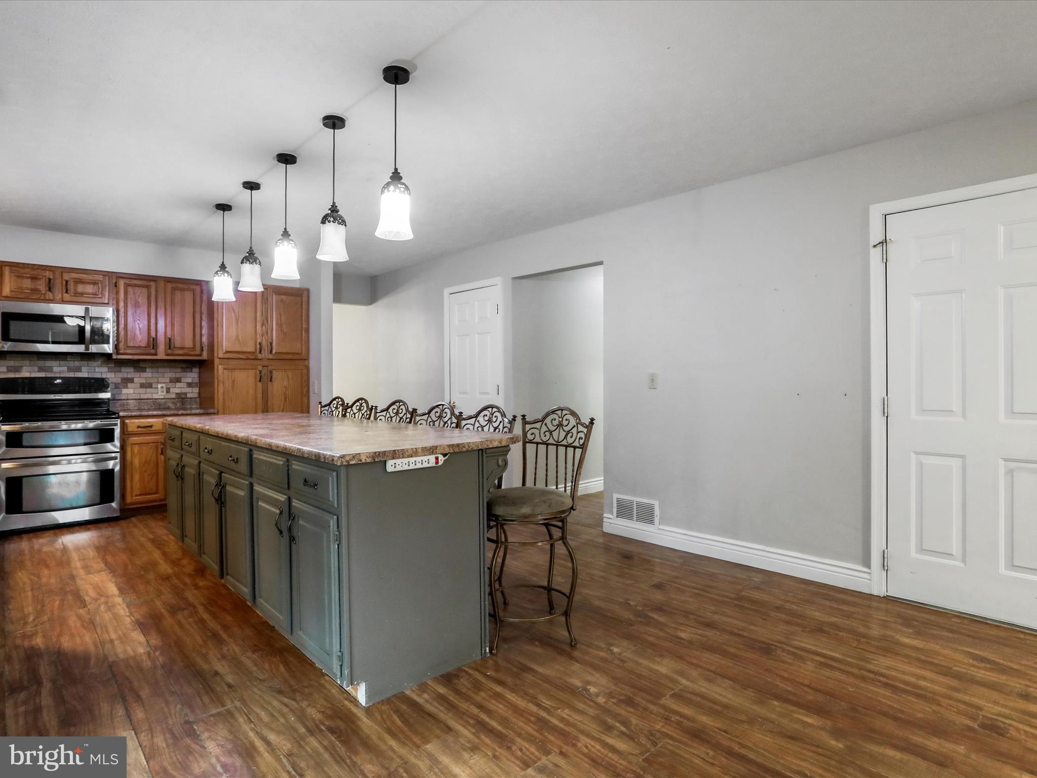 DOWDEN HILLS - Residential