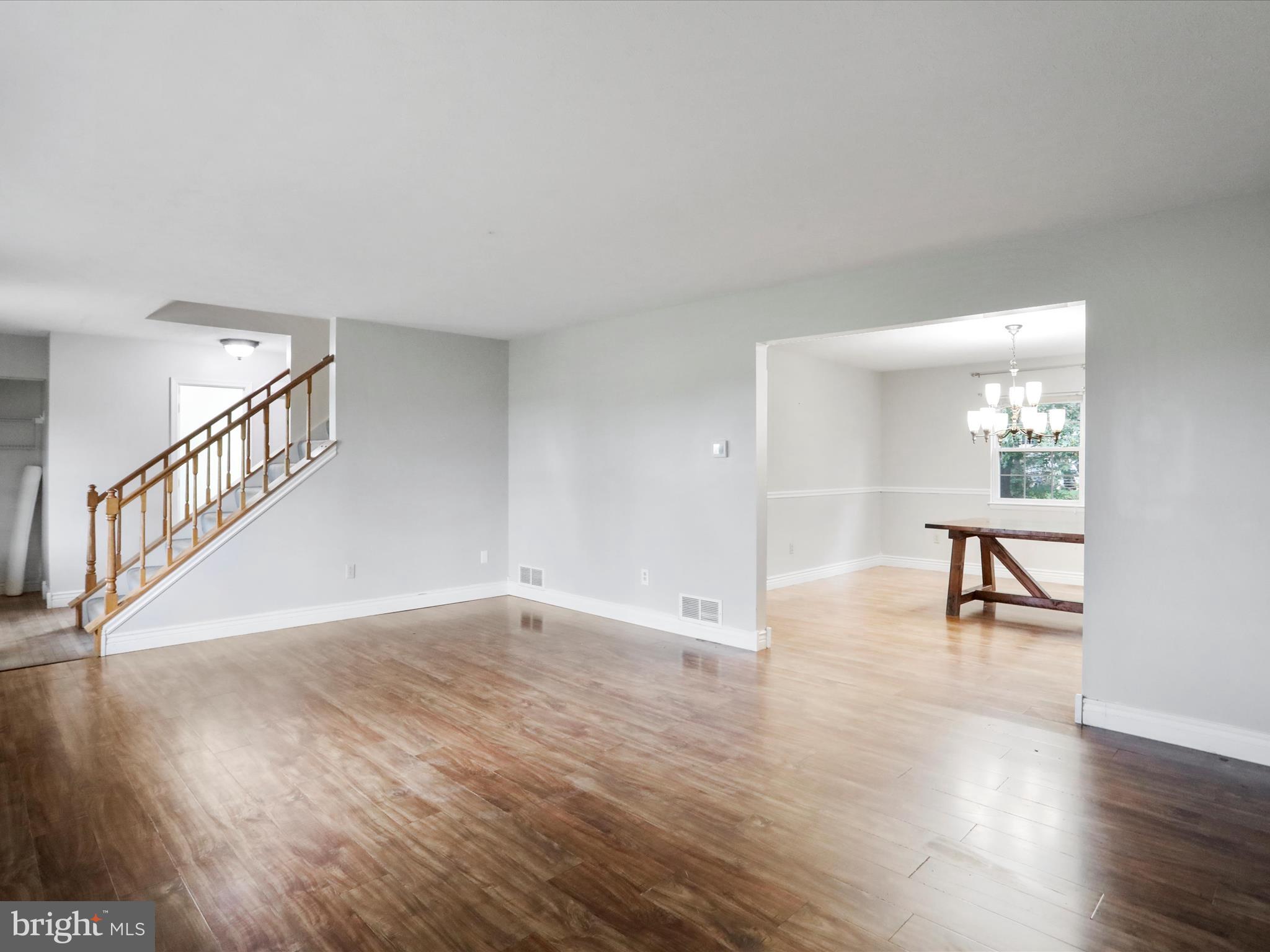 DOWDEN HILLS - Residential