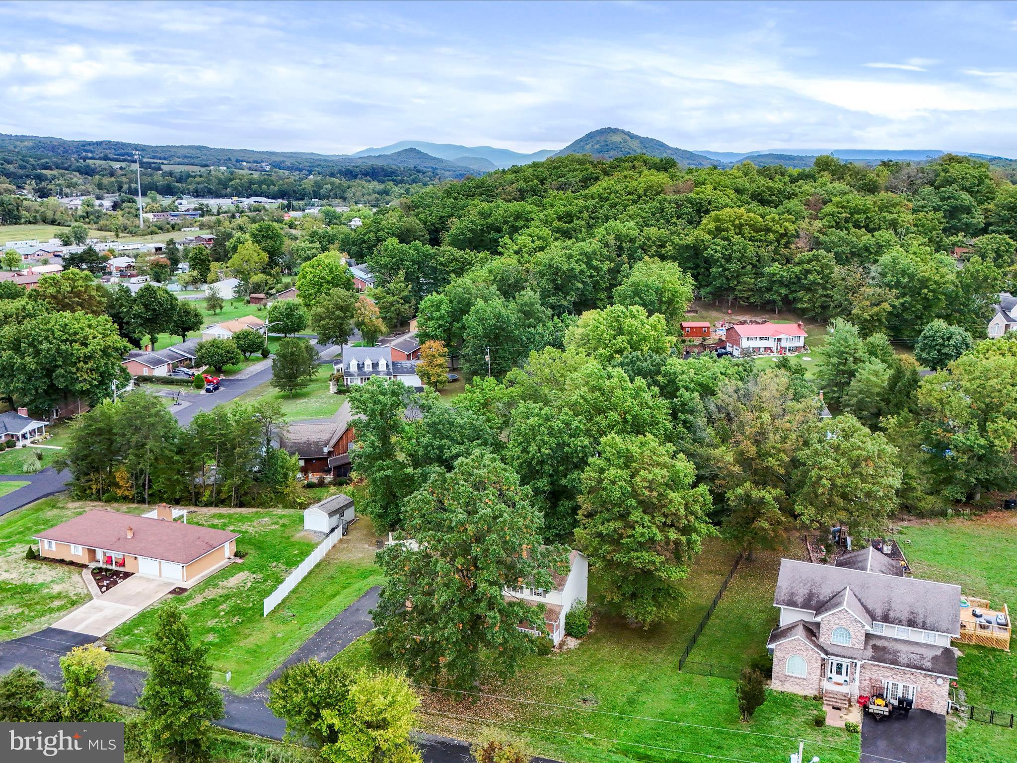 DOWDEN HILLS - Residential