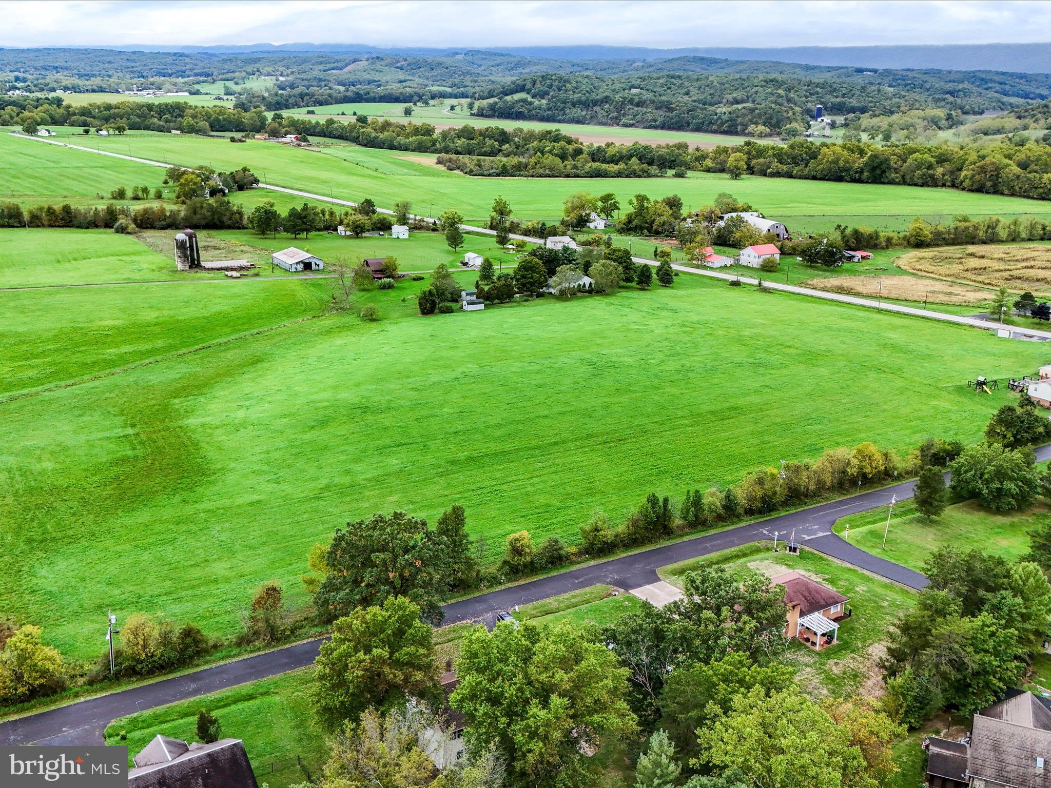DOWDEN HILLS - Residential