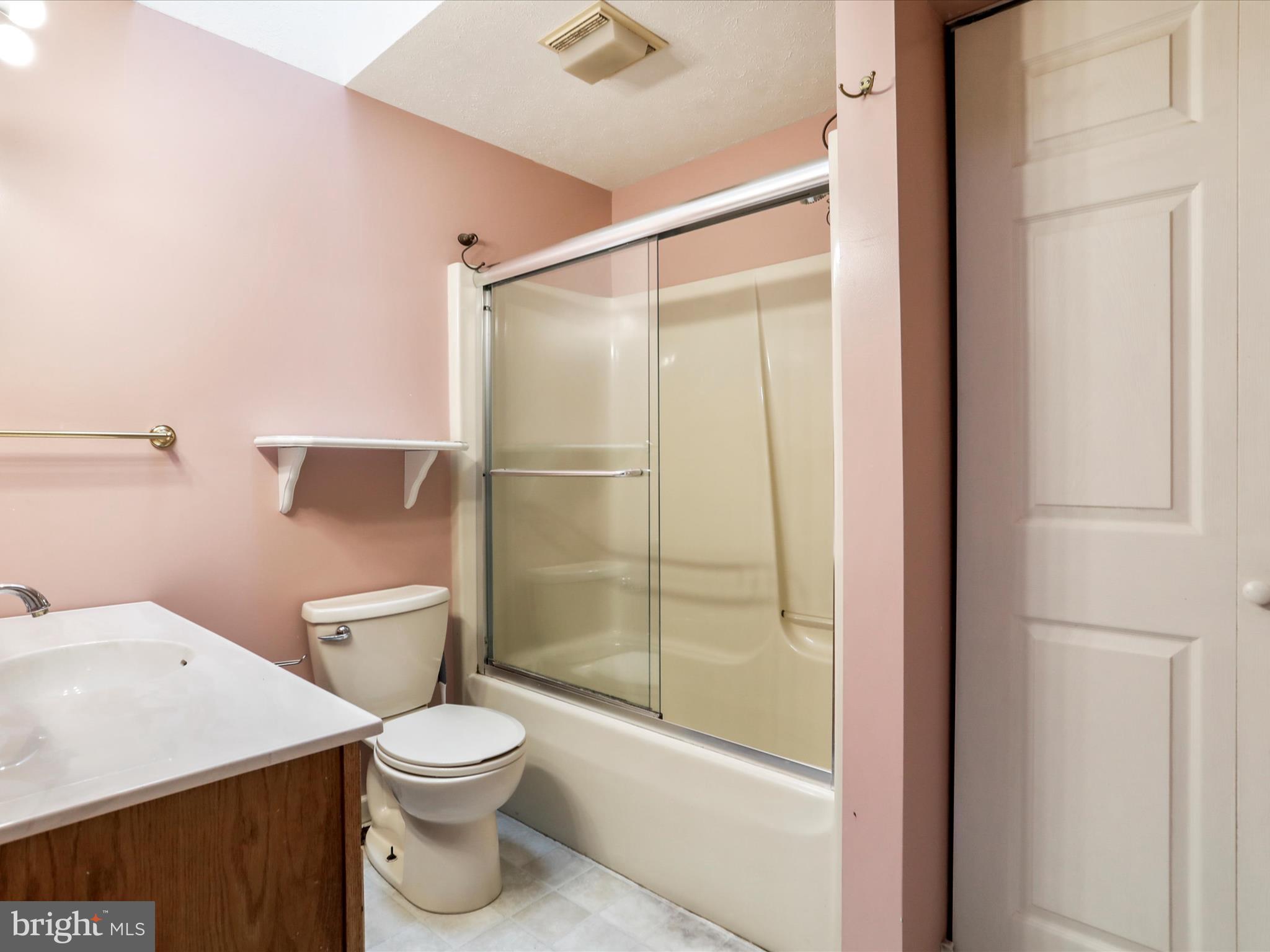 DOWDEN HILLS - Residential