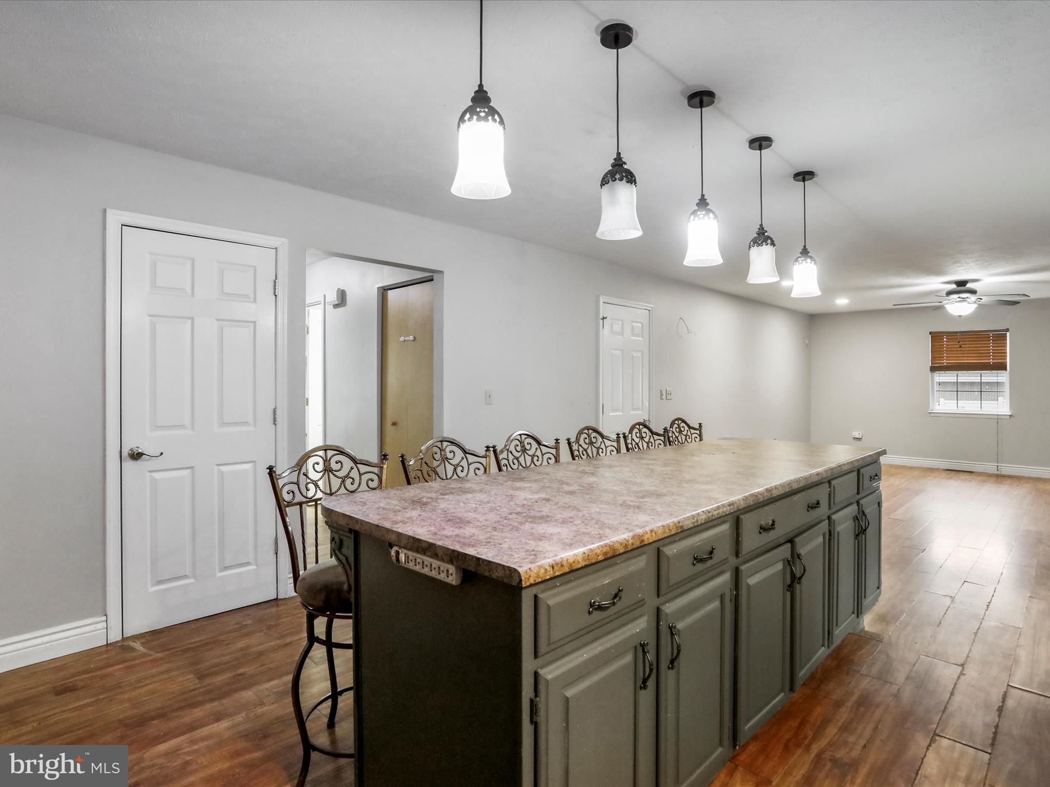 DOWDEN HILLS - Residential