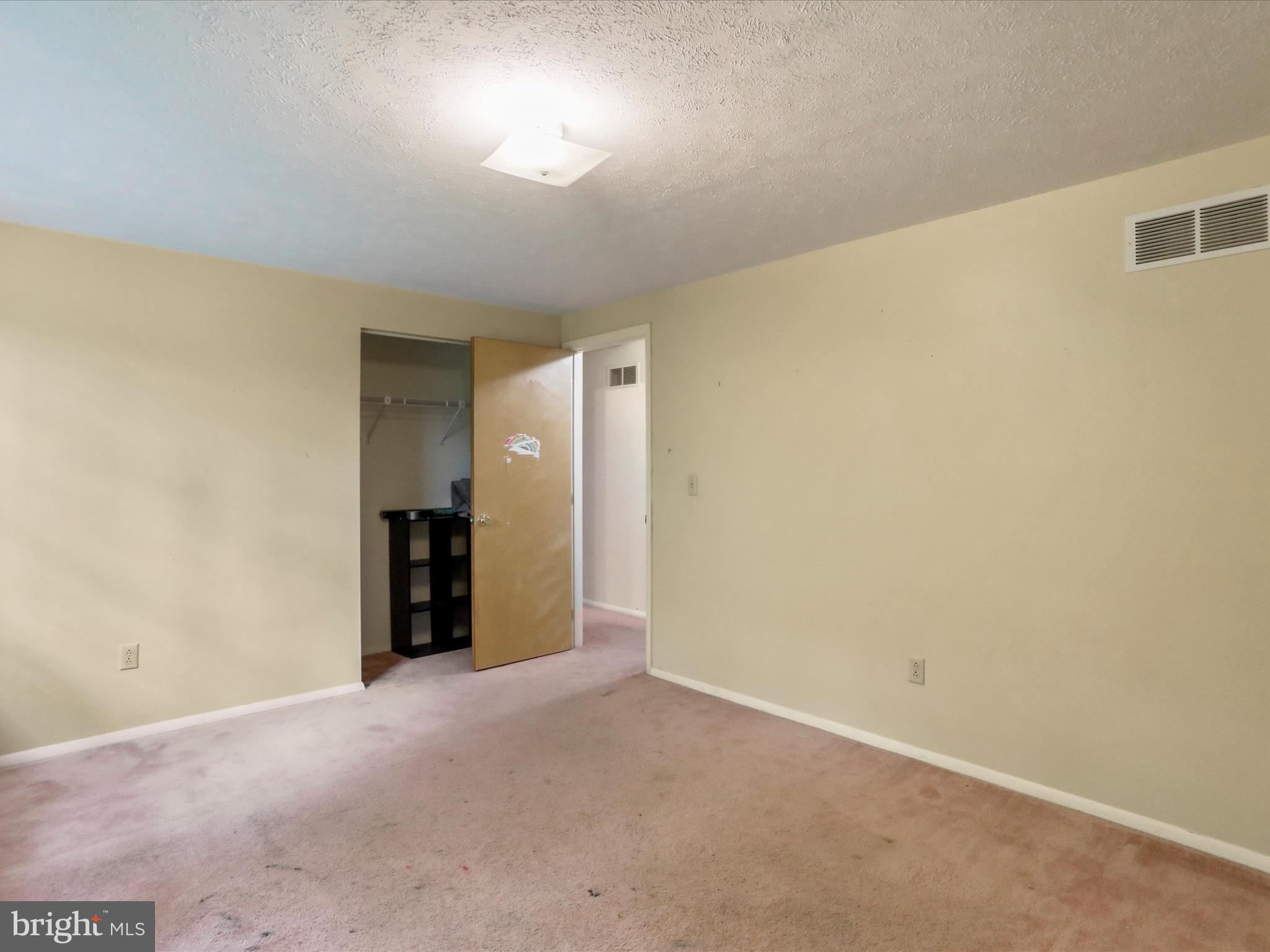 DOWDEN HILLS - Residential