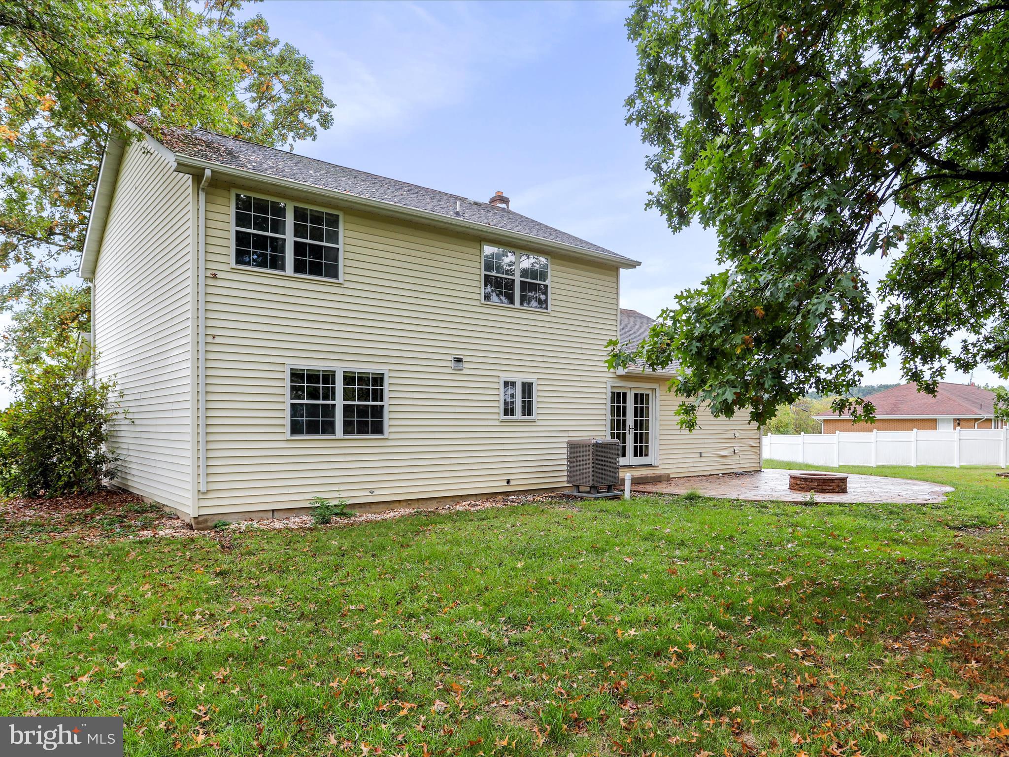 DOWDEN HILLS - Residential