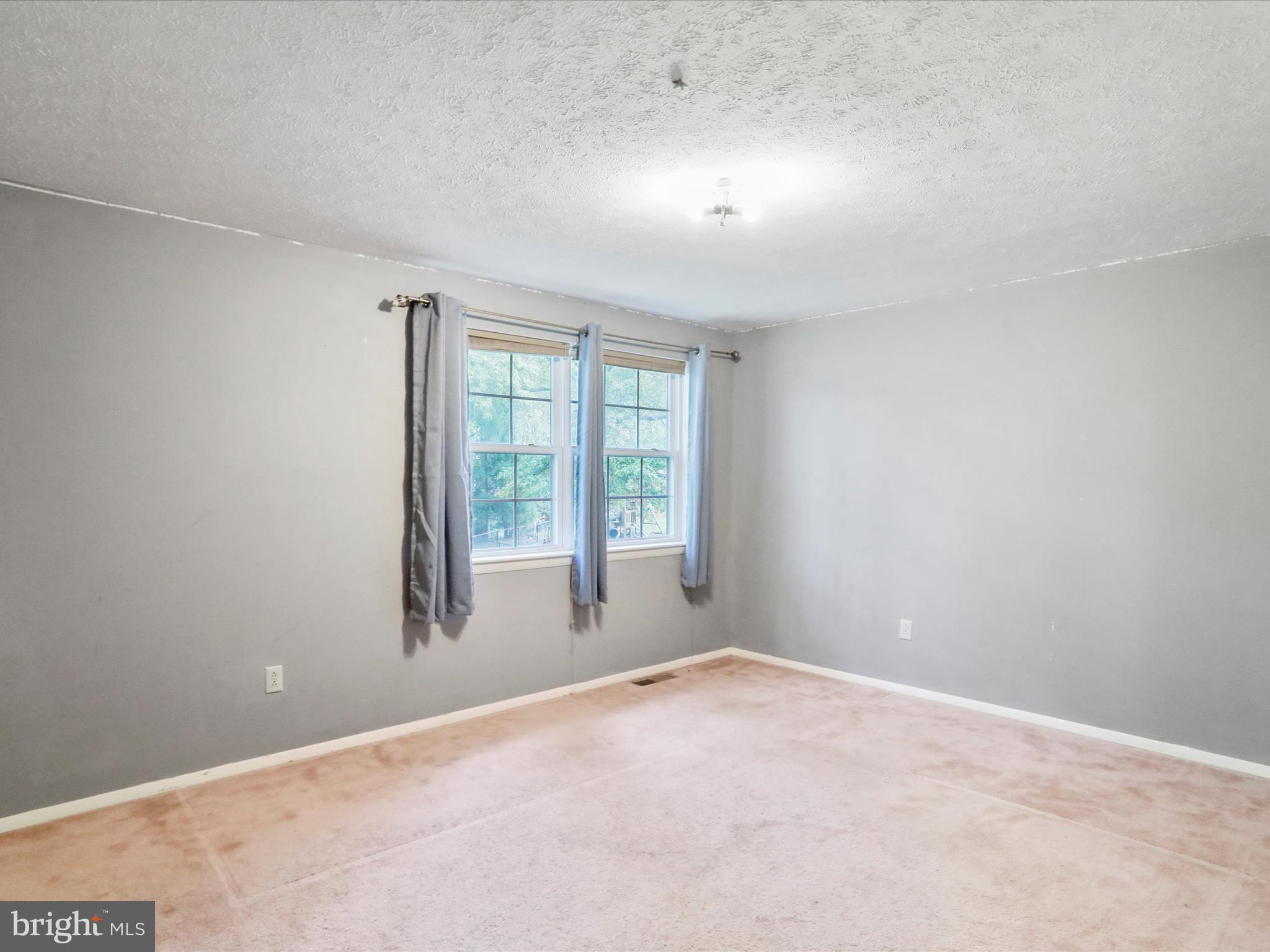 DOWDEN HILLS - Residential