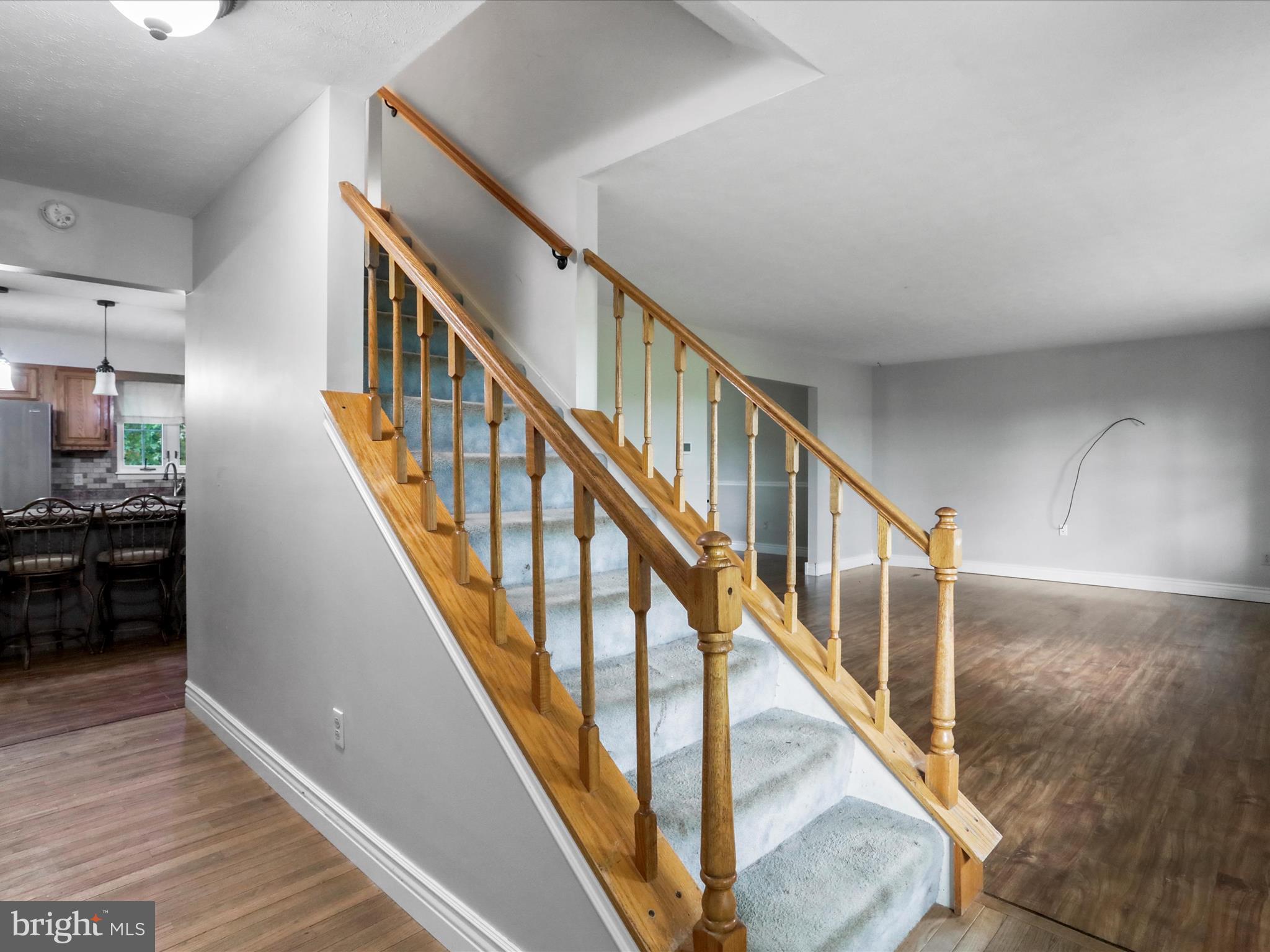 DOWDEN HILLS - Residential