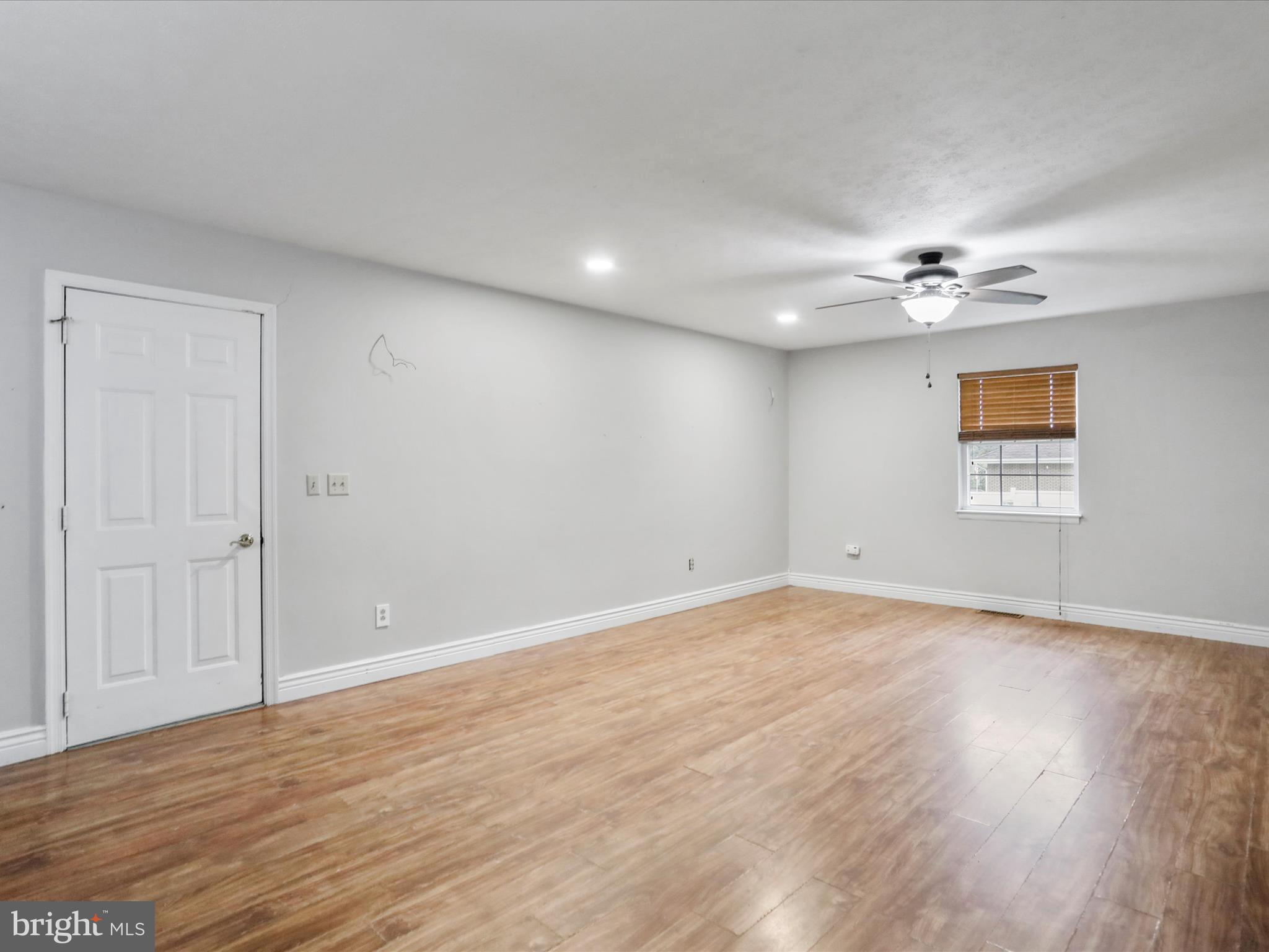 DOWDEN HILLS - Residential