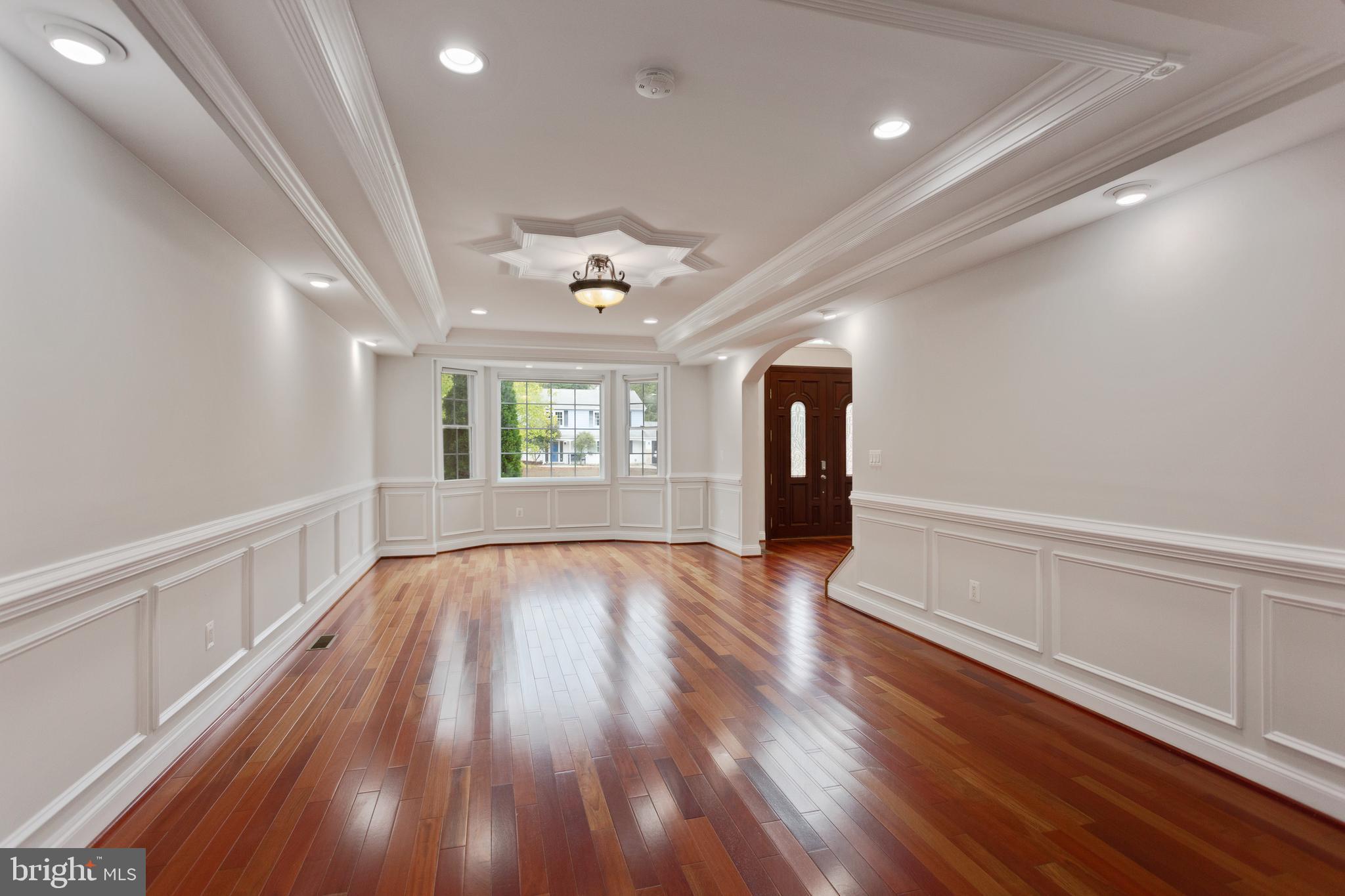 PINECREST - Residential