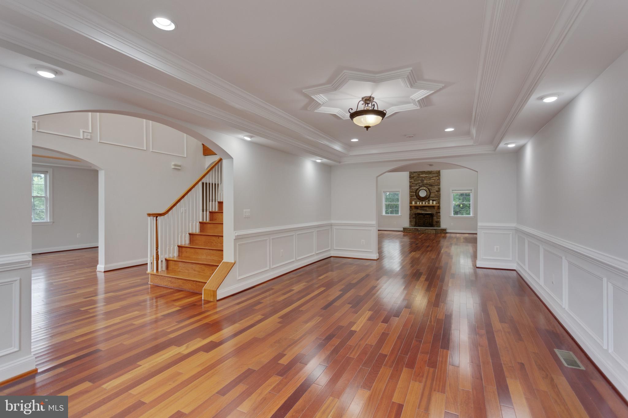 PINECREST - Residential