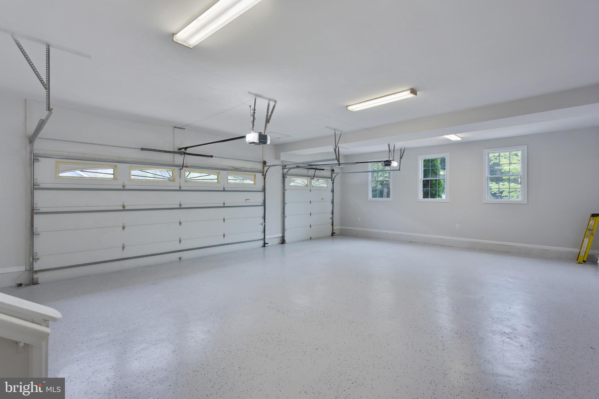 PINECREST - Residential