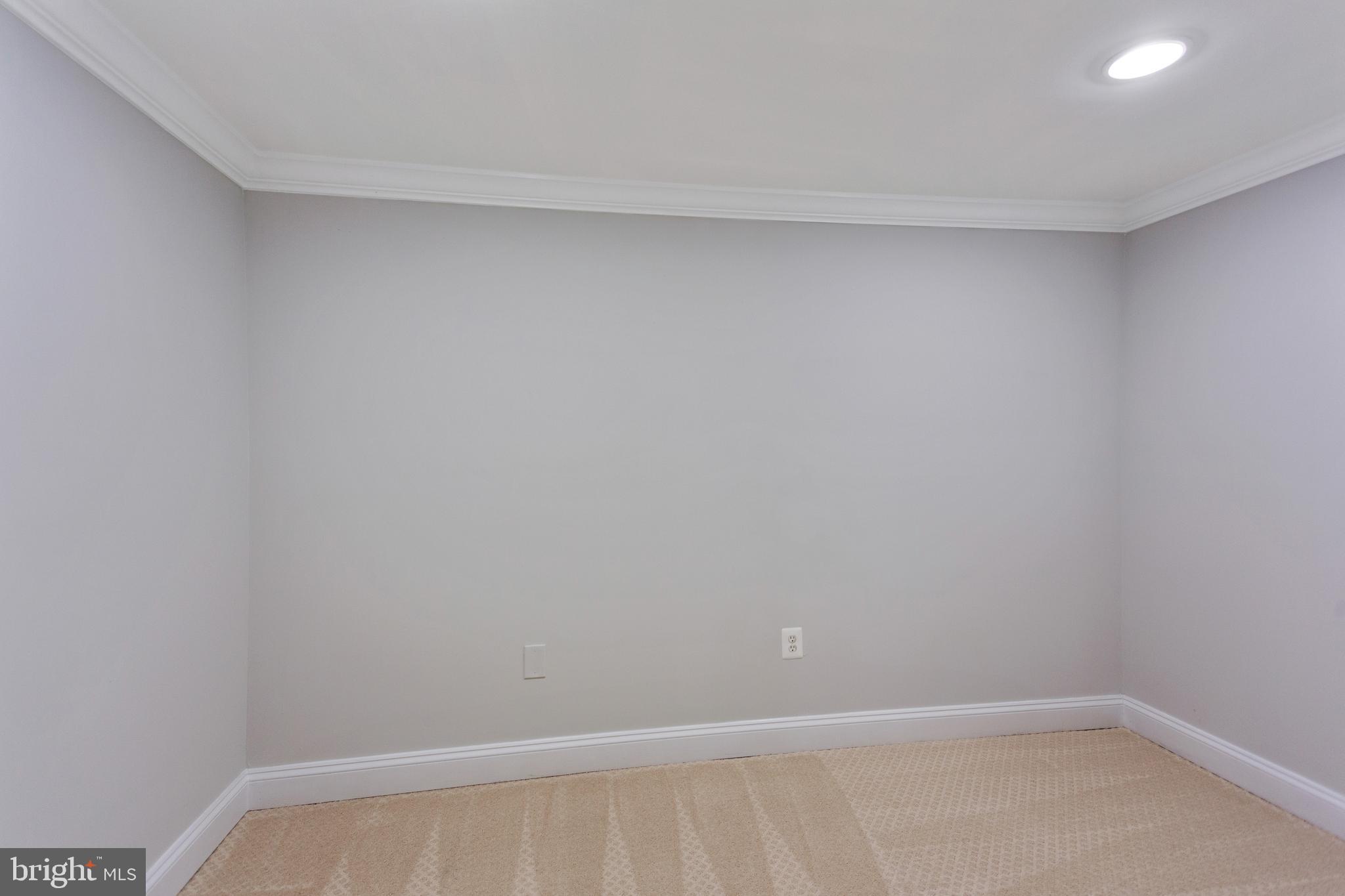 PINECREST - Residential