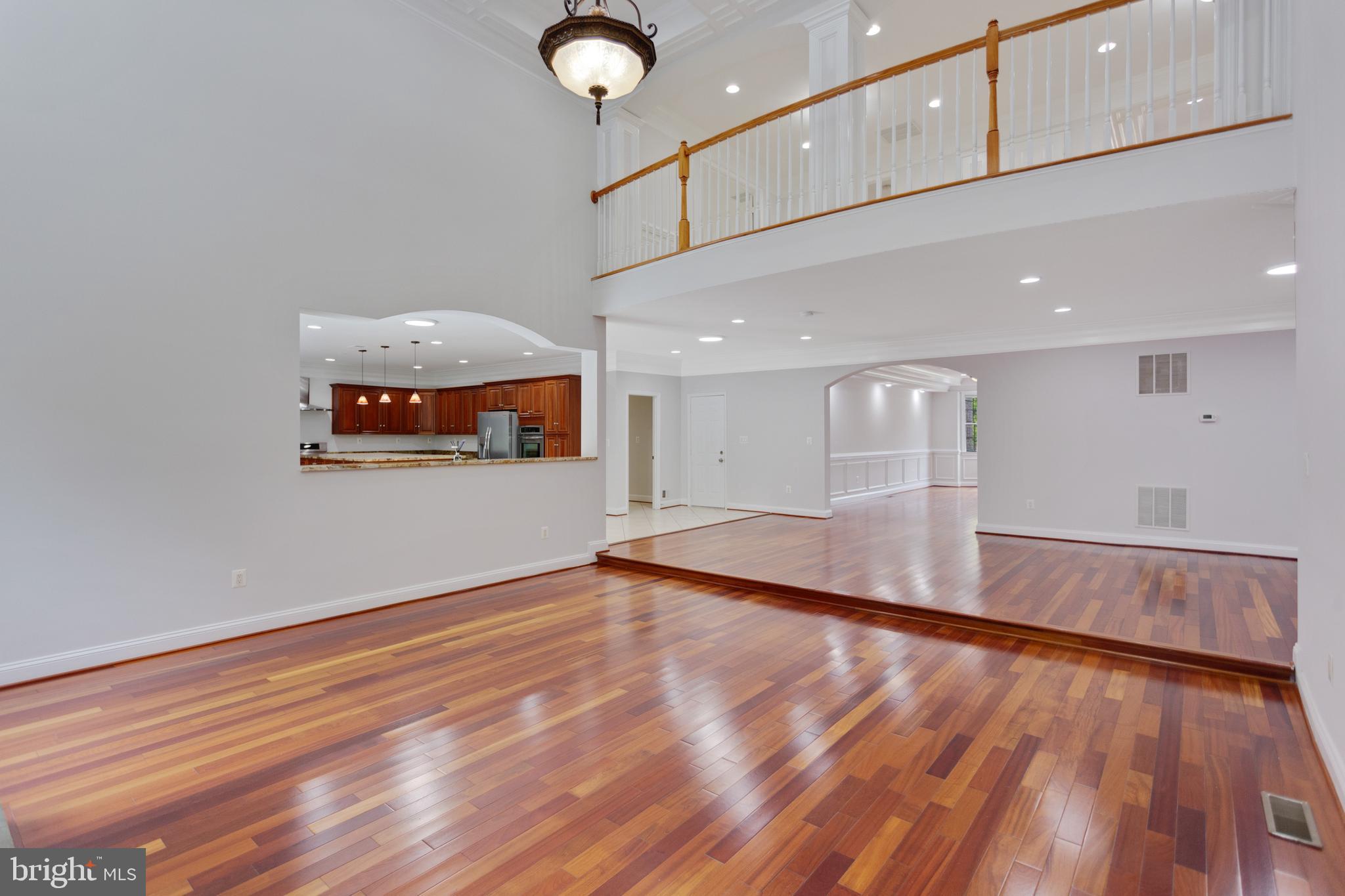 PINECREST - Residential