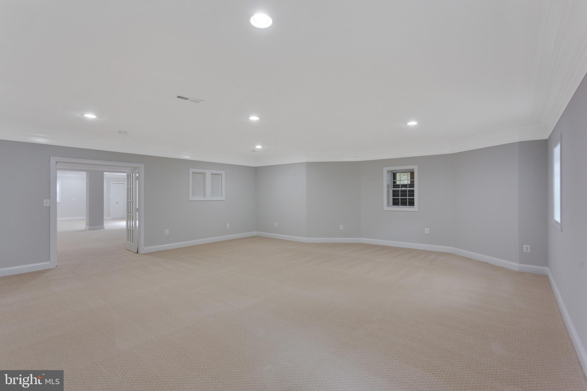 PINECREST - Residential