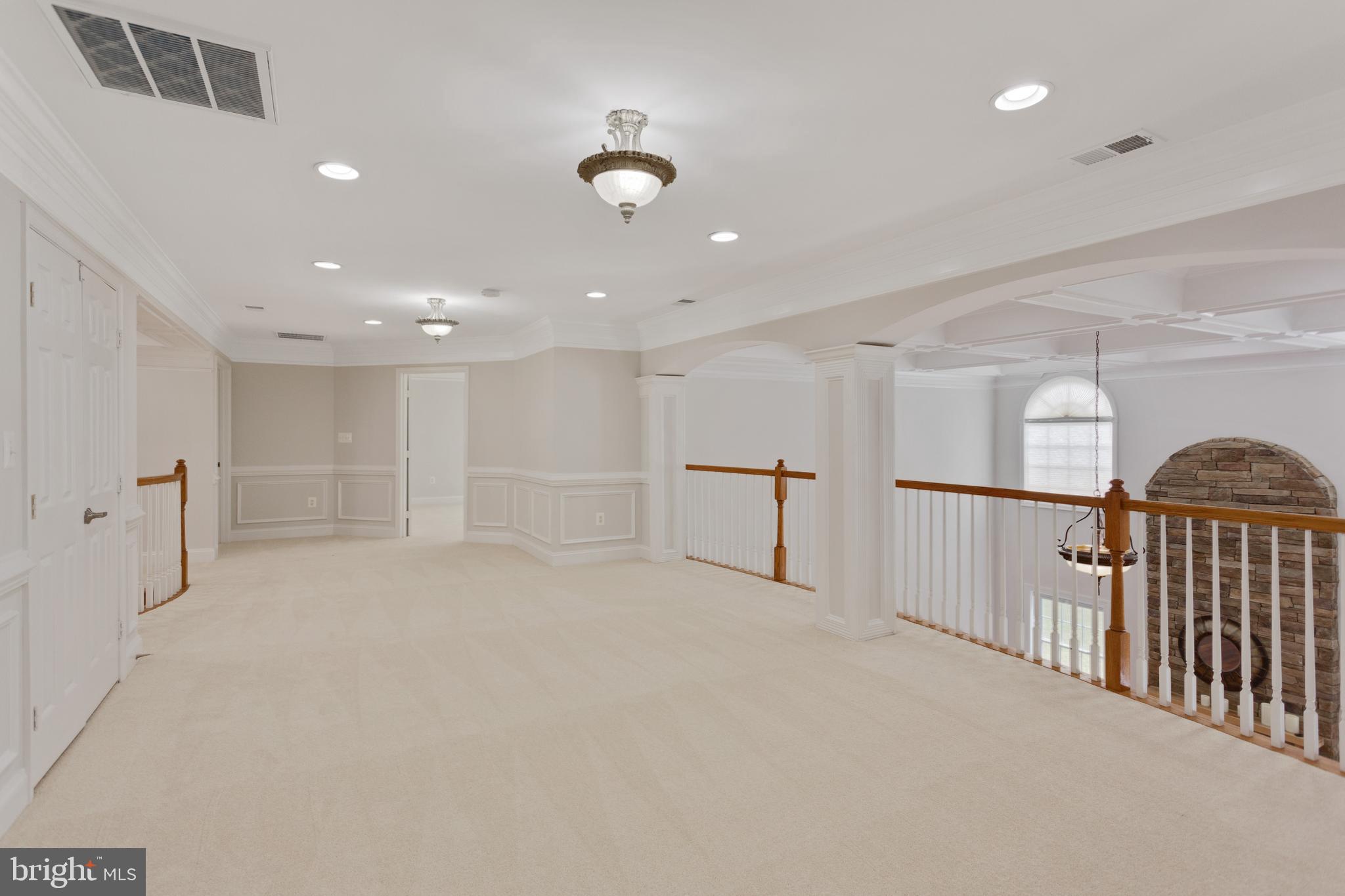 PINECREST - Residential