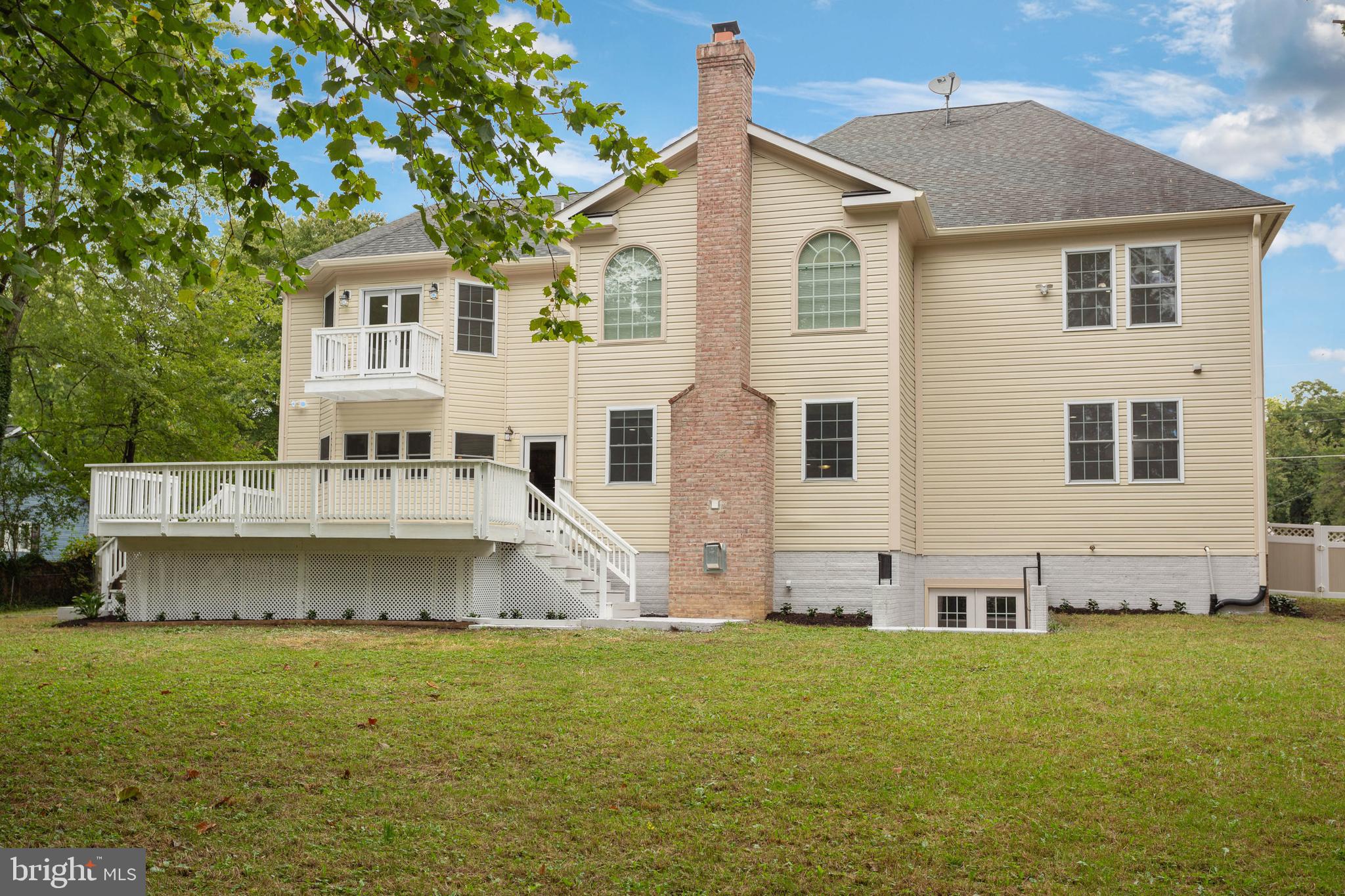 PINECREST - Residential