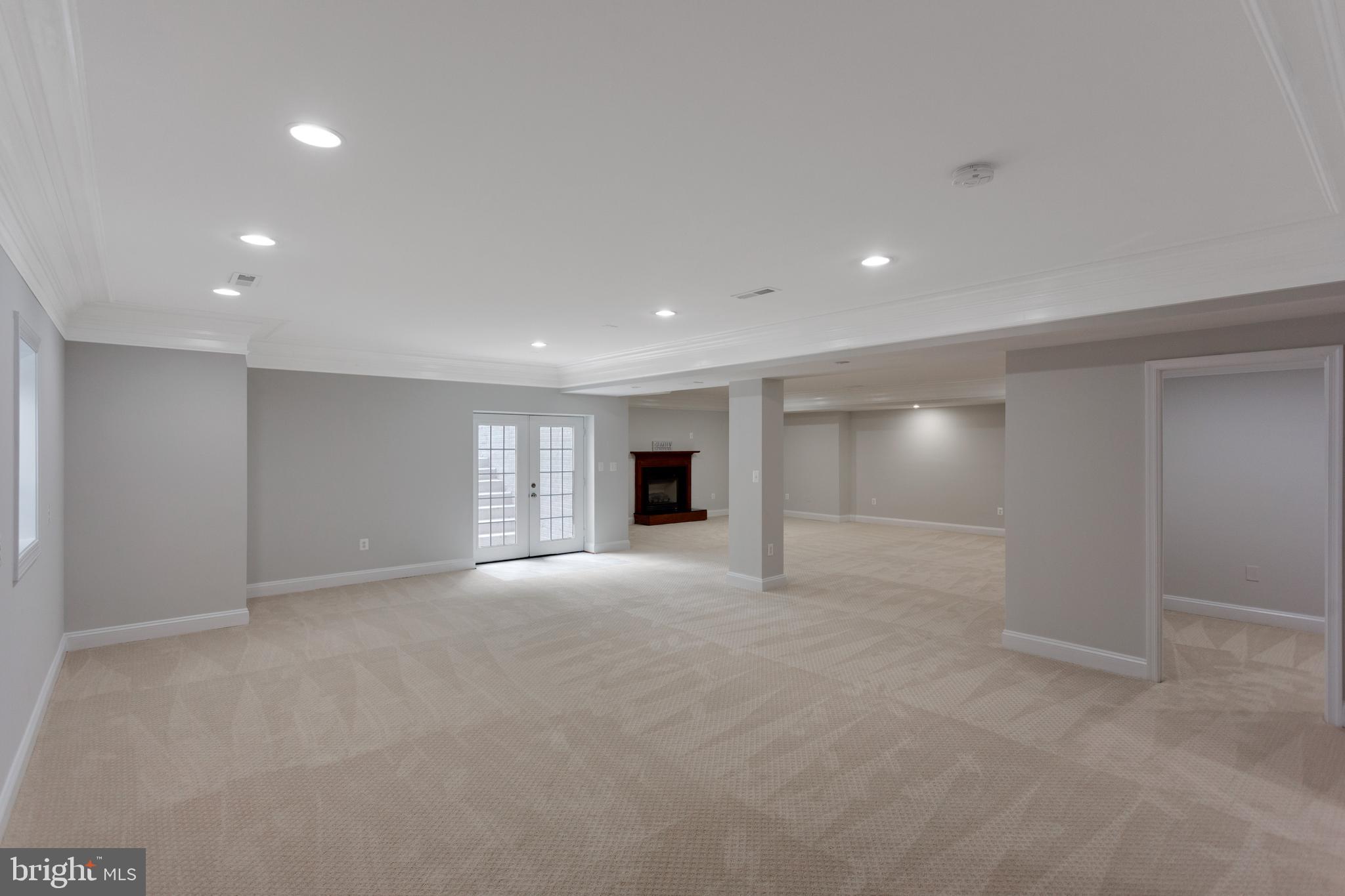 PINECREST - Residential