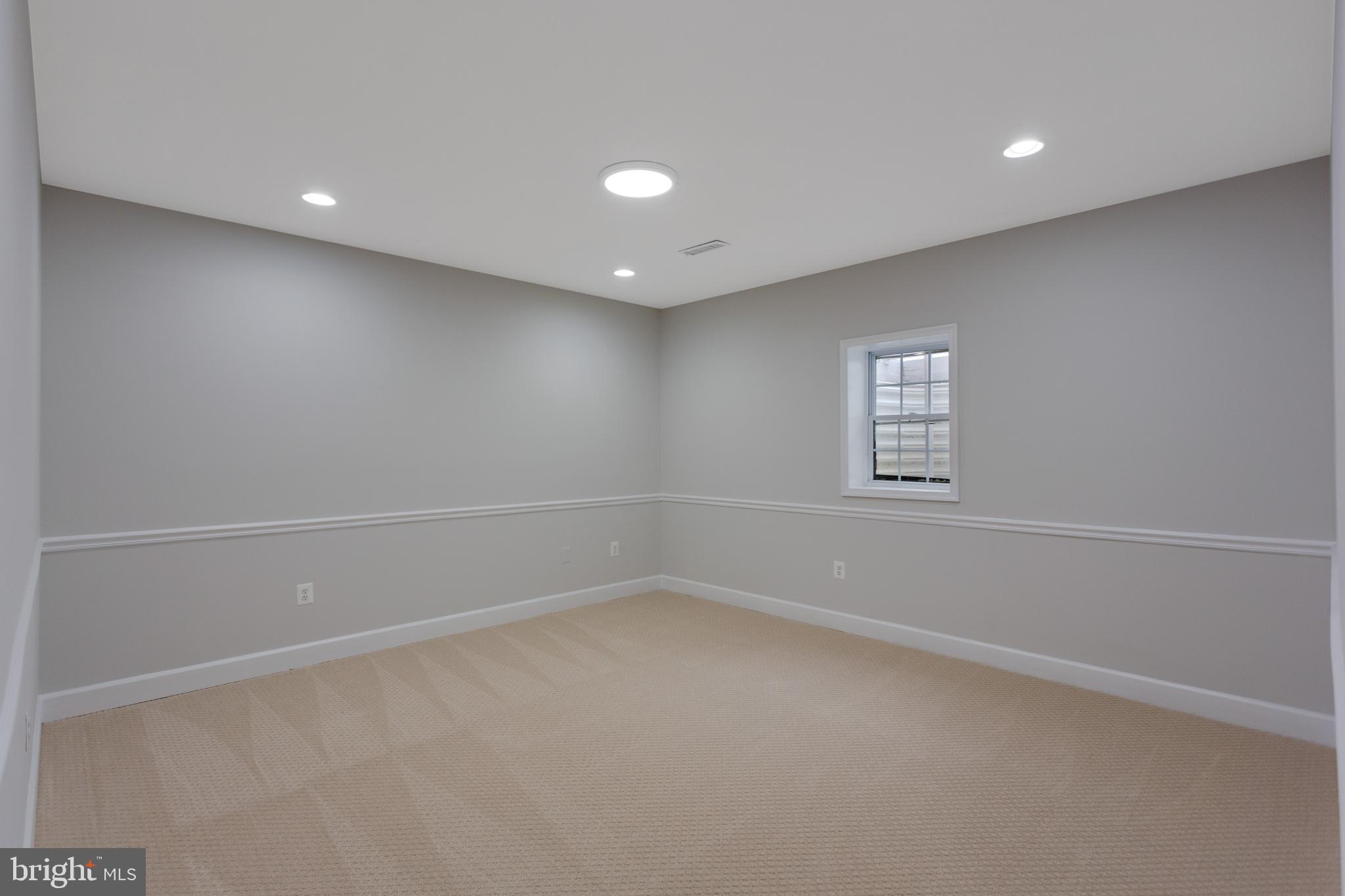 PINECREST - Residential