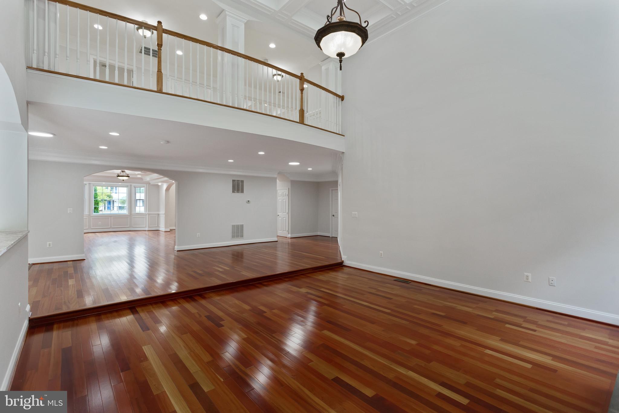 PINECREST - Residential