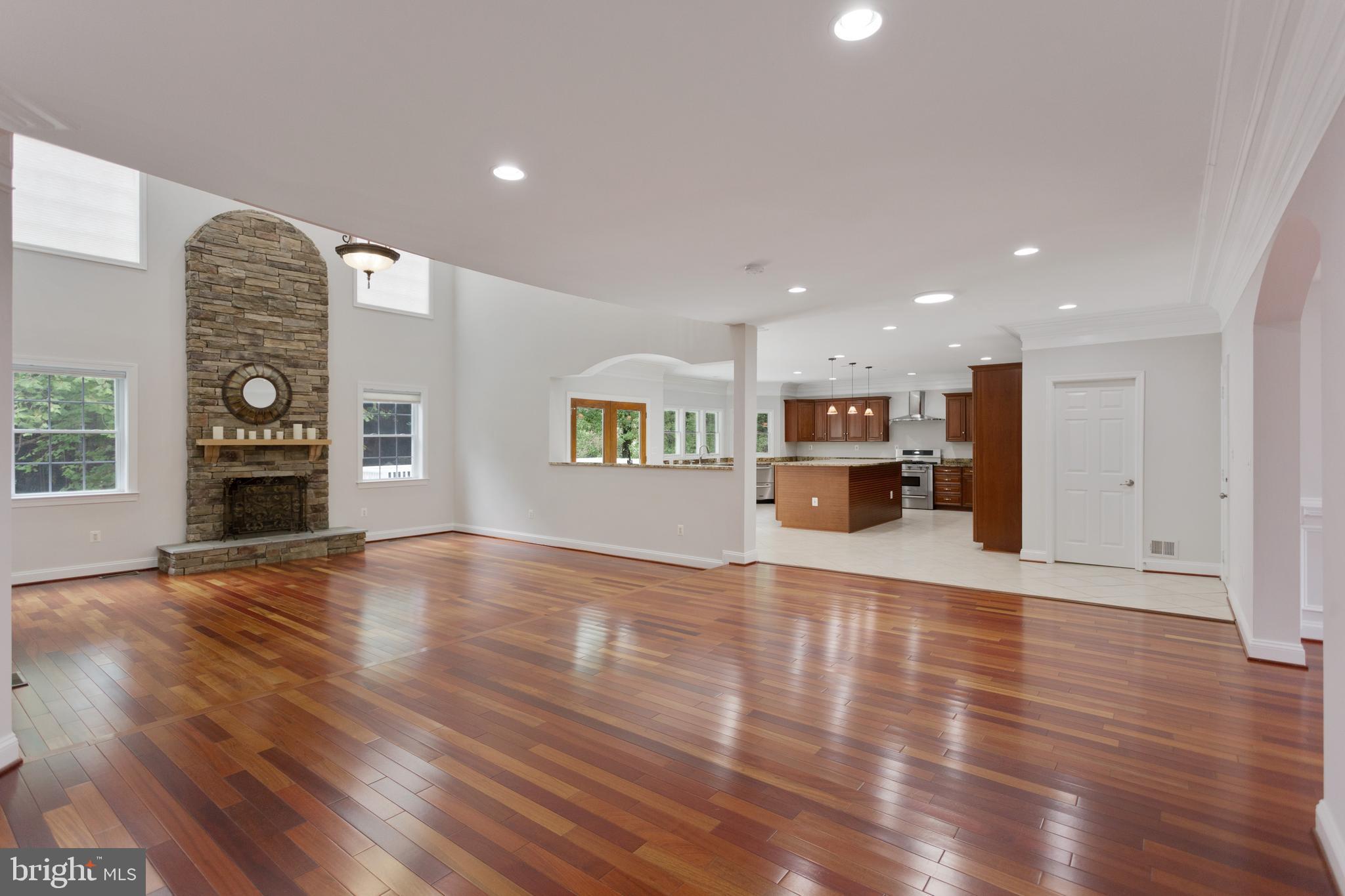 PINECREST - Residential