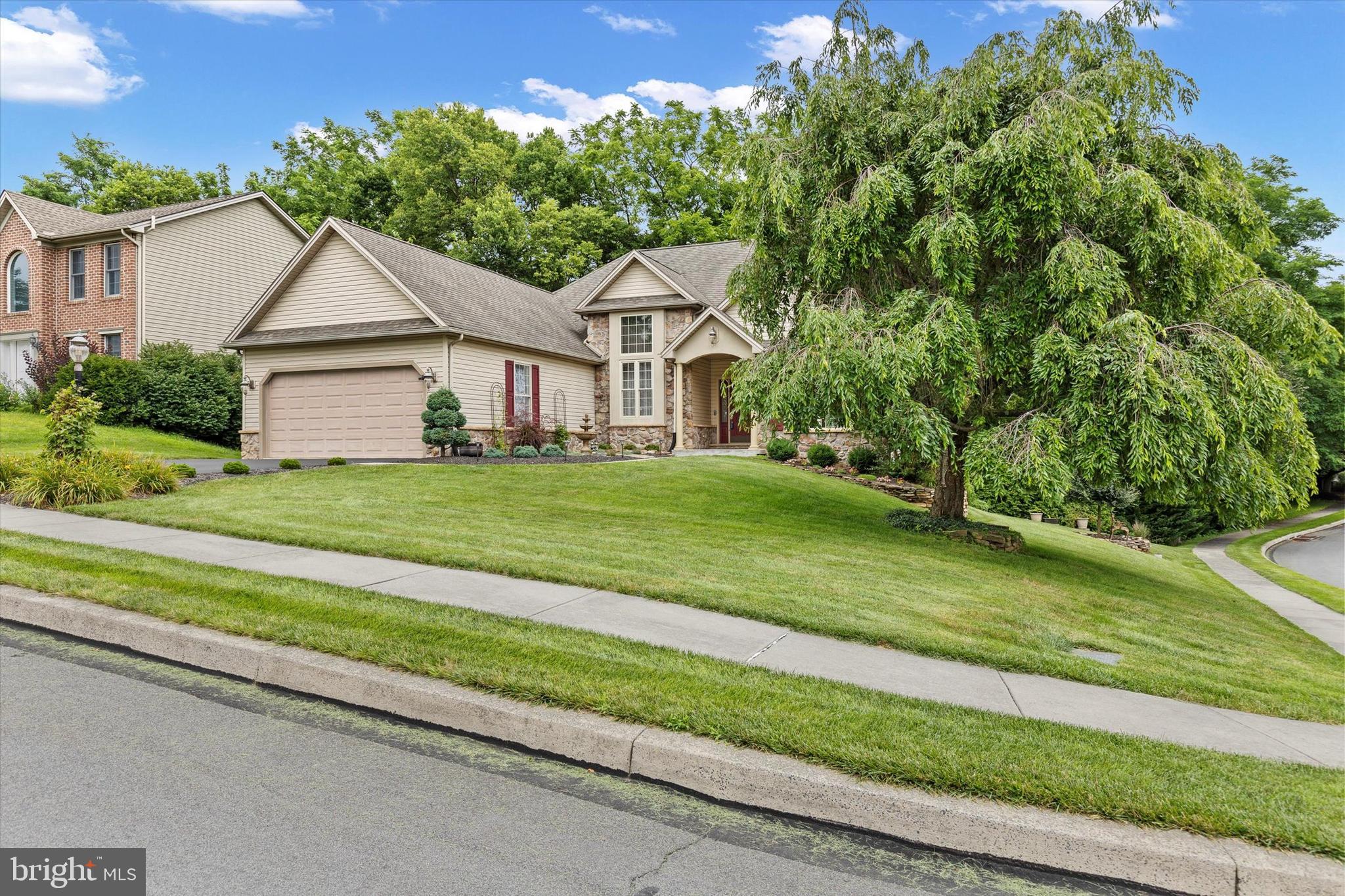 2403 ROLLING HILLS DRIVE