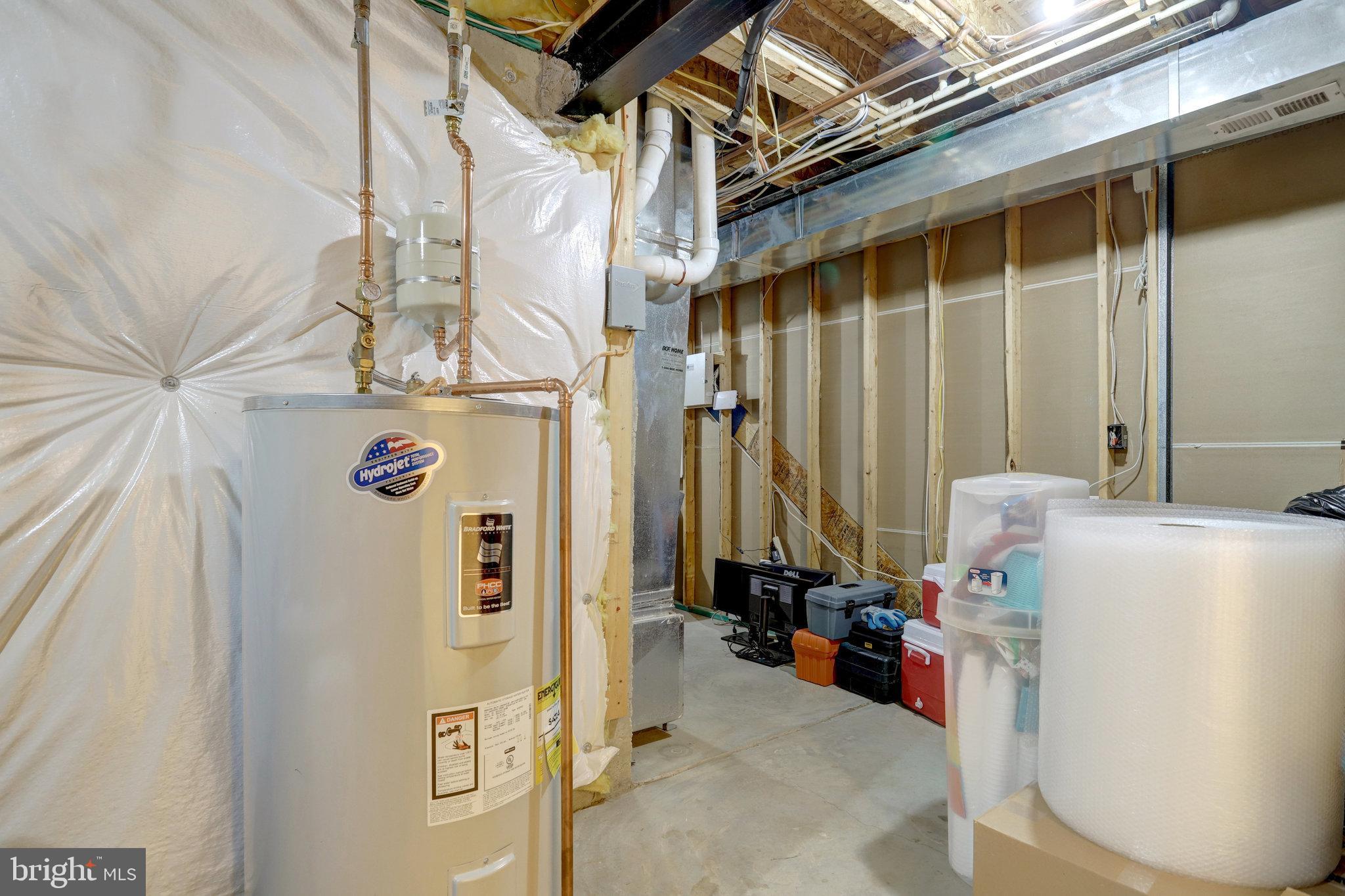 PALISADES AT OAK CREEK - Residential