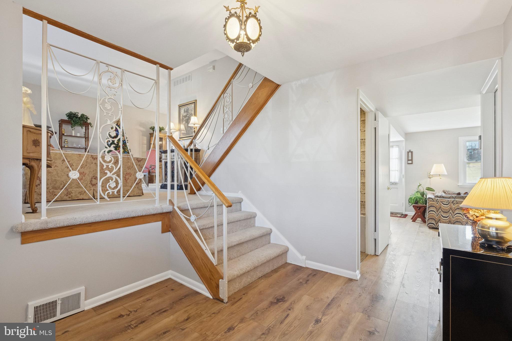 HILLCRESTSHIRE - Residential