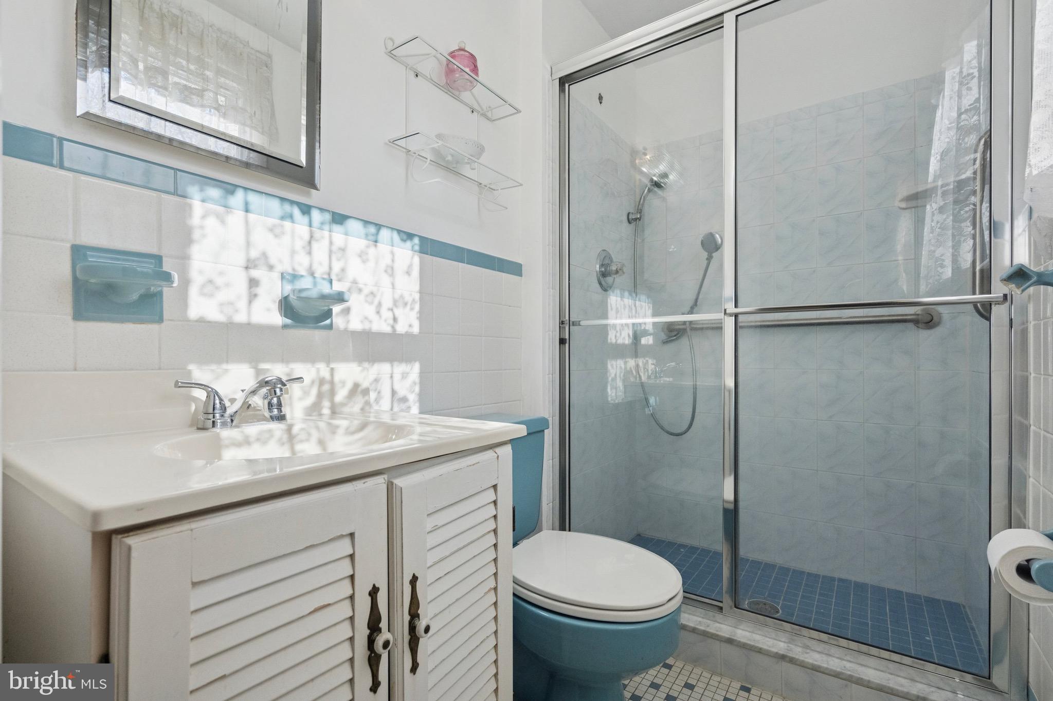 HILLCRESTSHIRE - Residential