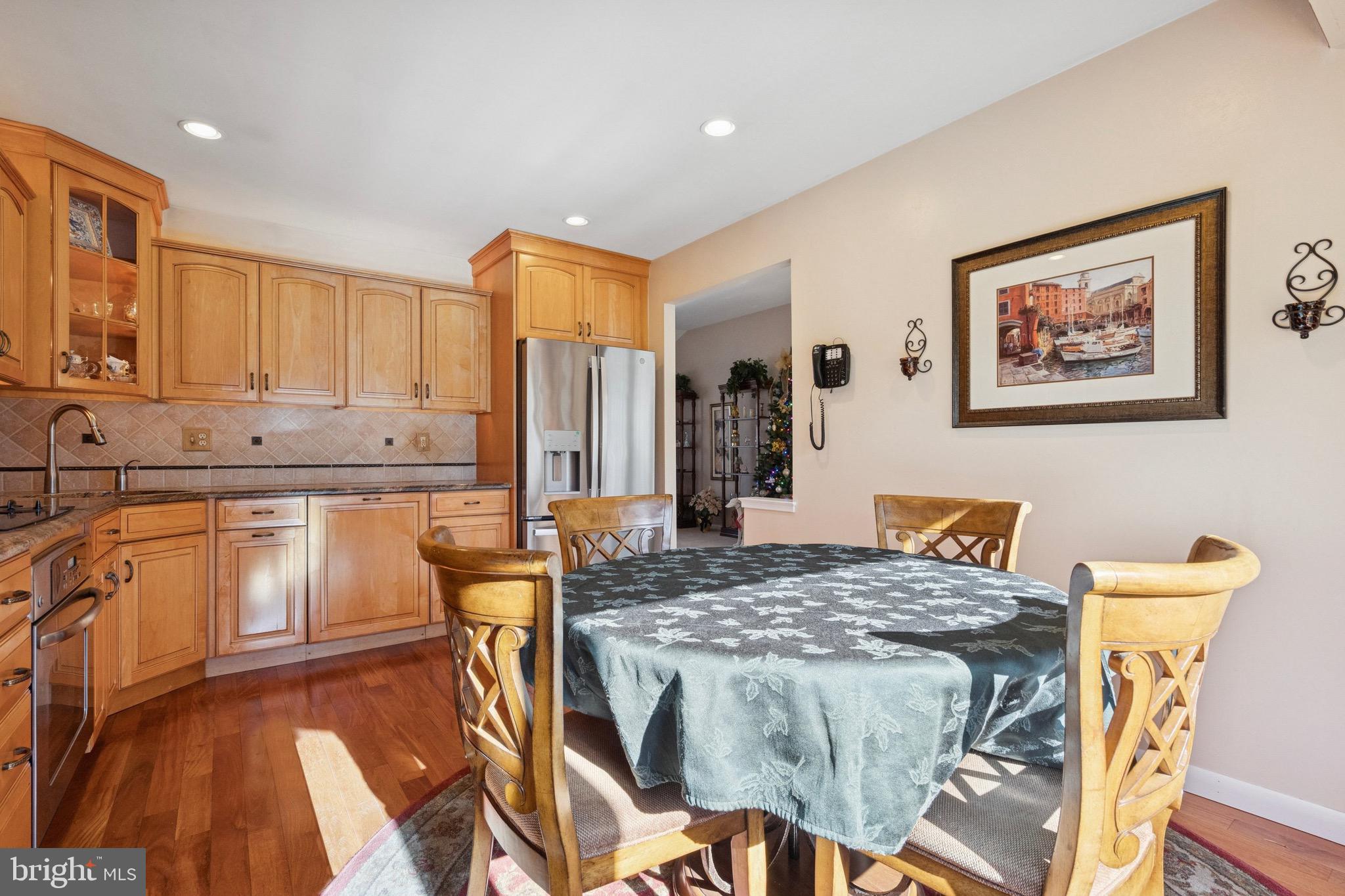 HILLCRESTSHIRE - Residential