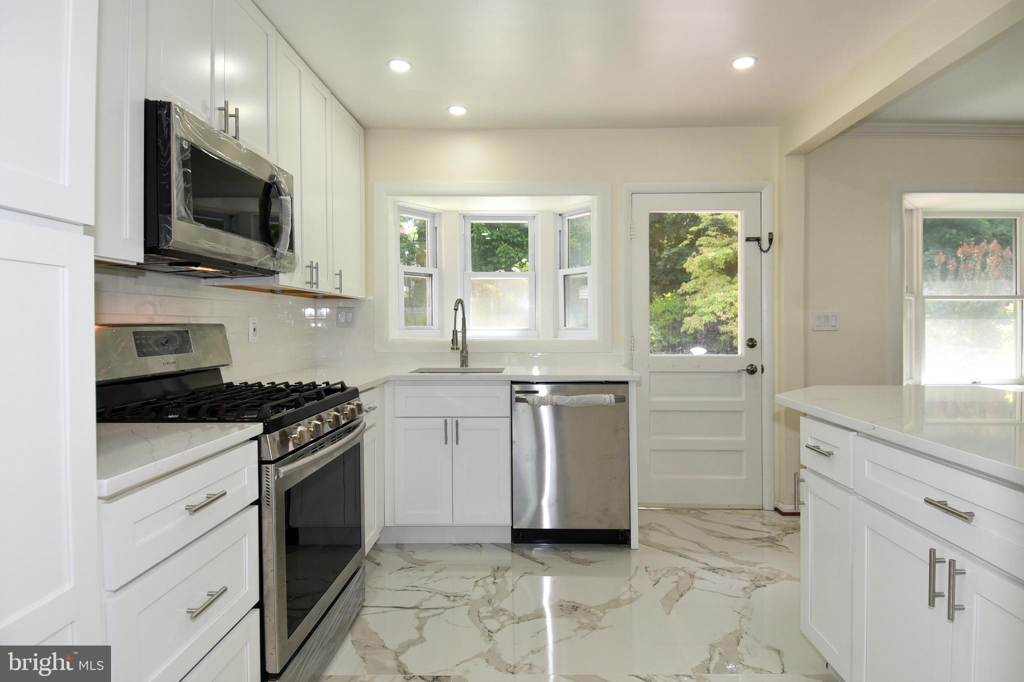 BRADMOOR - Residential Lease