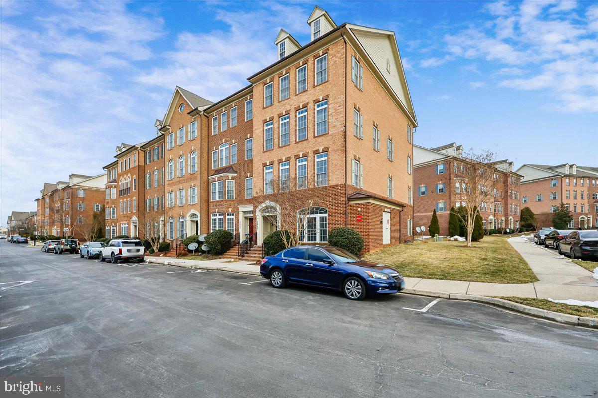 VILLAGES OF URBANA - Residential