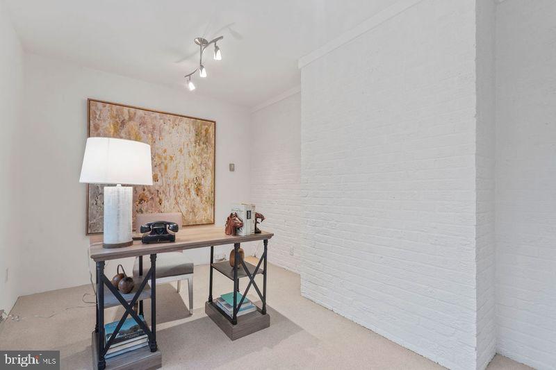 MADISON MANOR - Residential