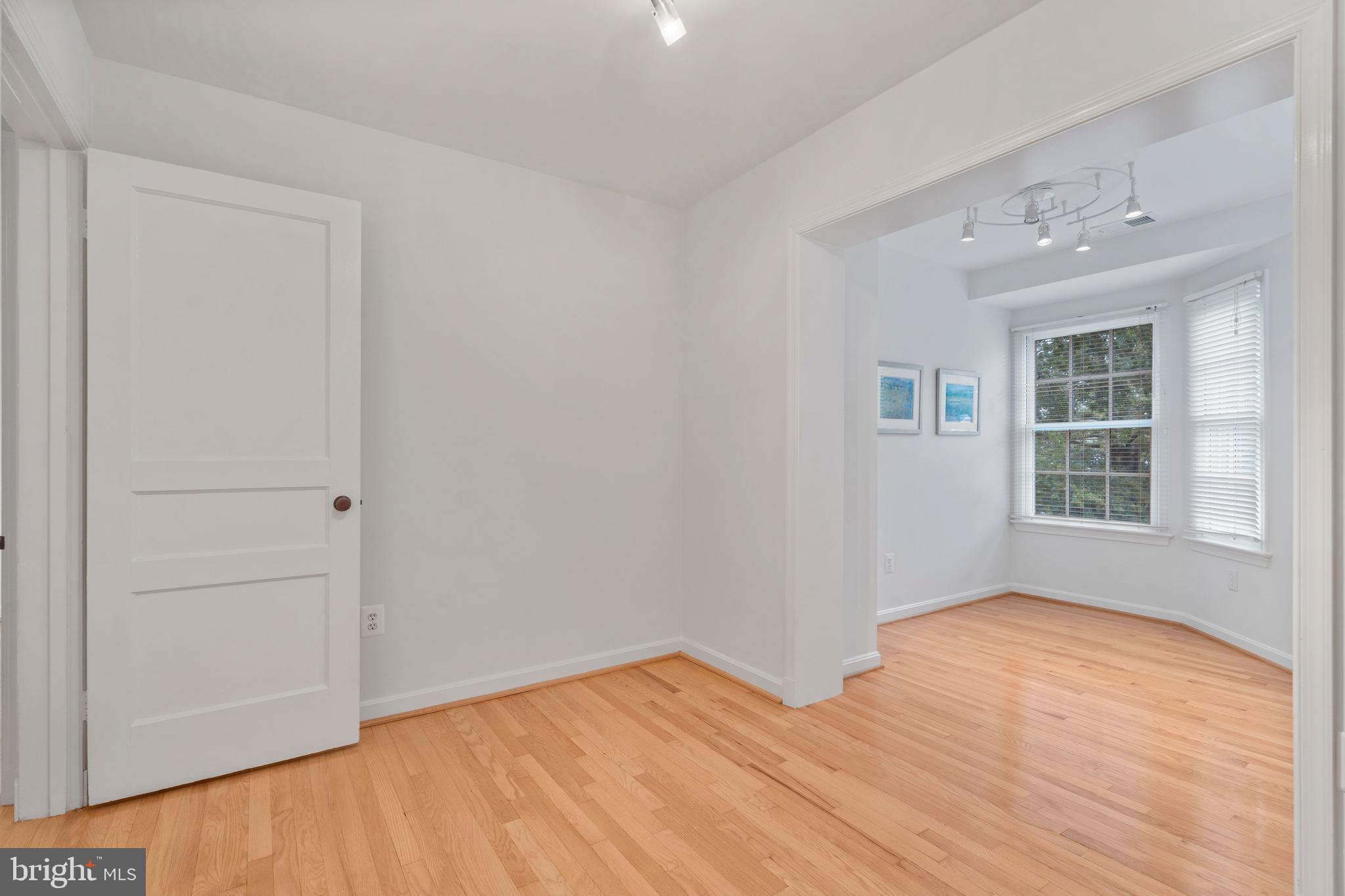 MADISON MANOR - Residential