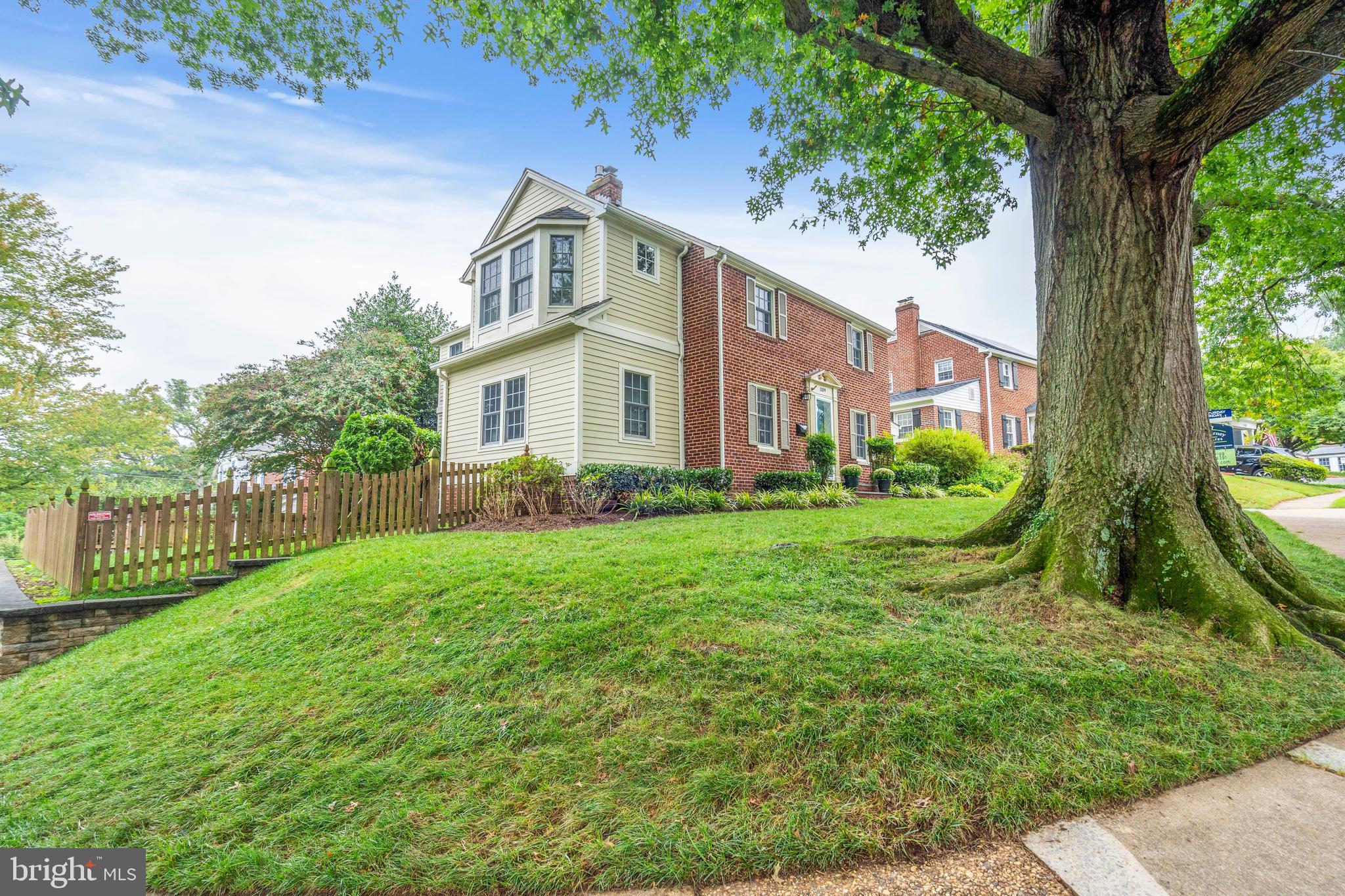 MADISON MANOR - Residential