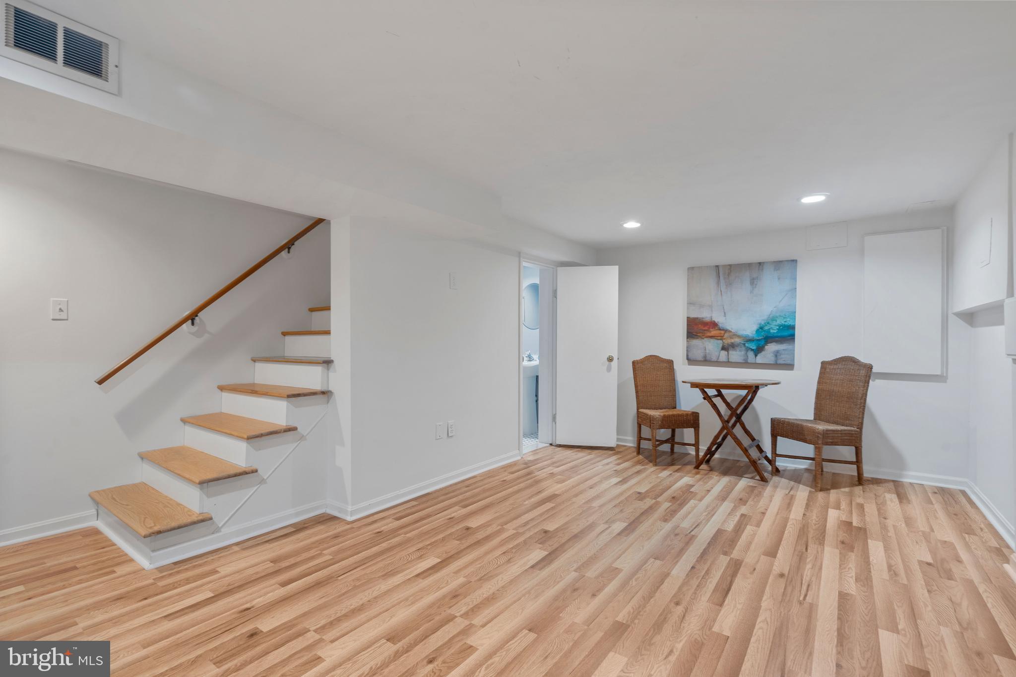 MADISON MANOR - Residential