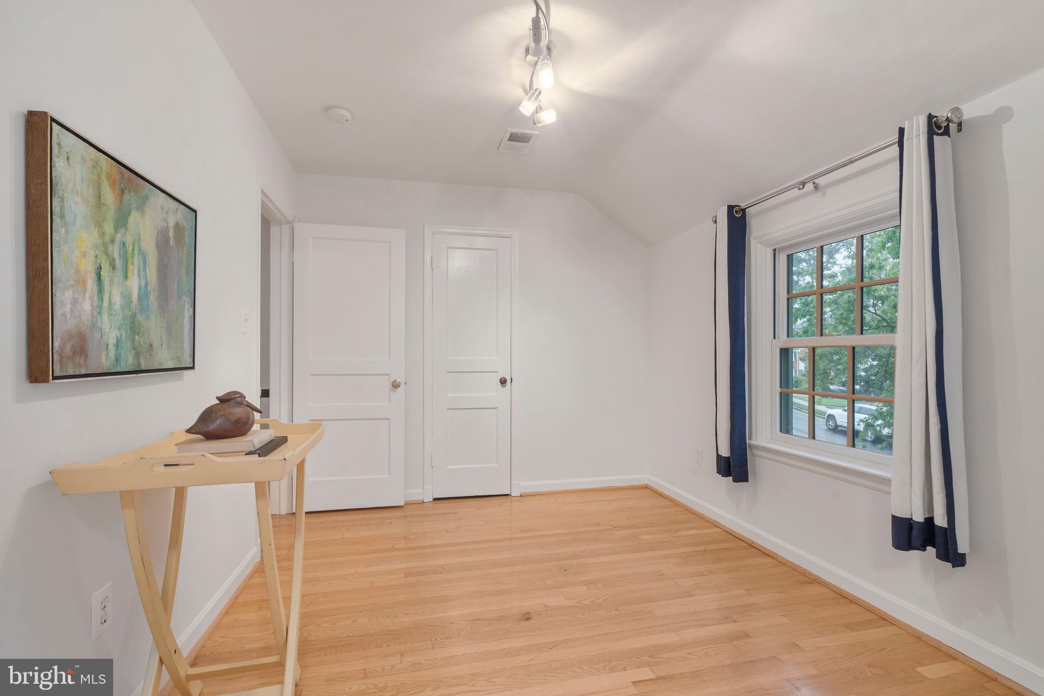 MADISON MANOR - Residential