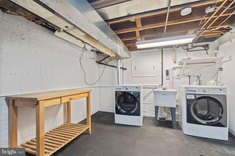 MADISON MANOR - Residential