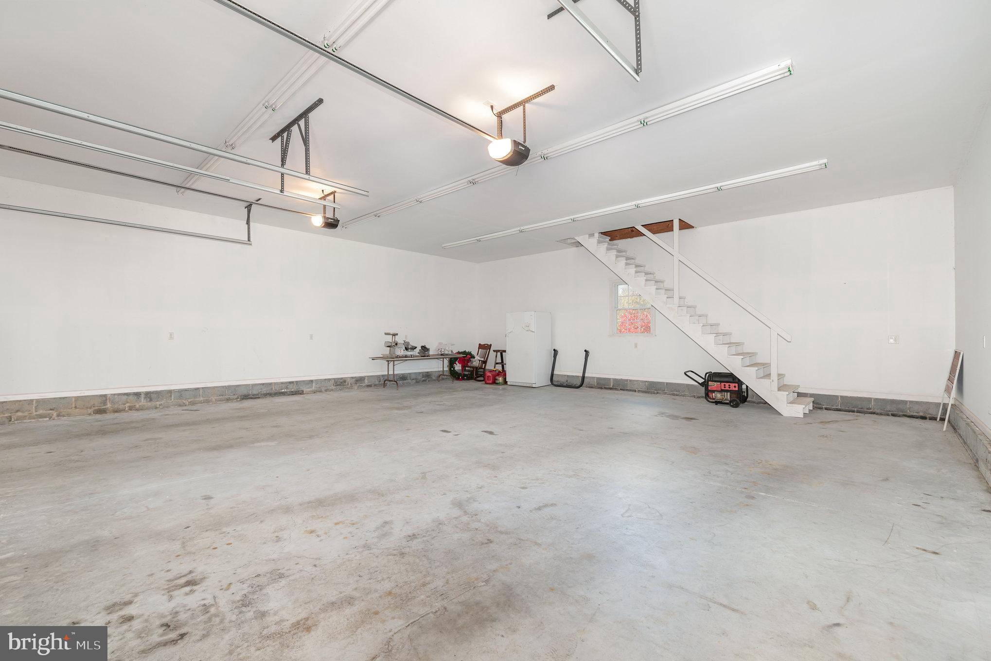 TOMAX FARMS - Residential