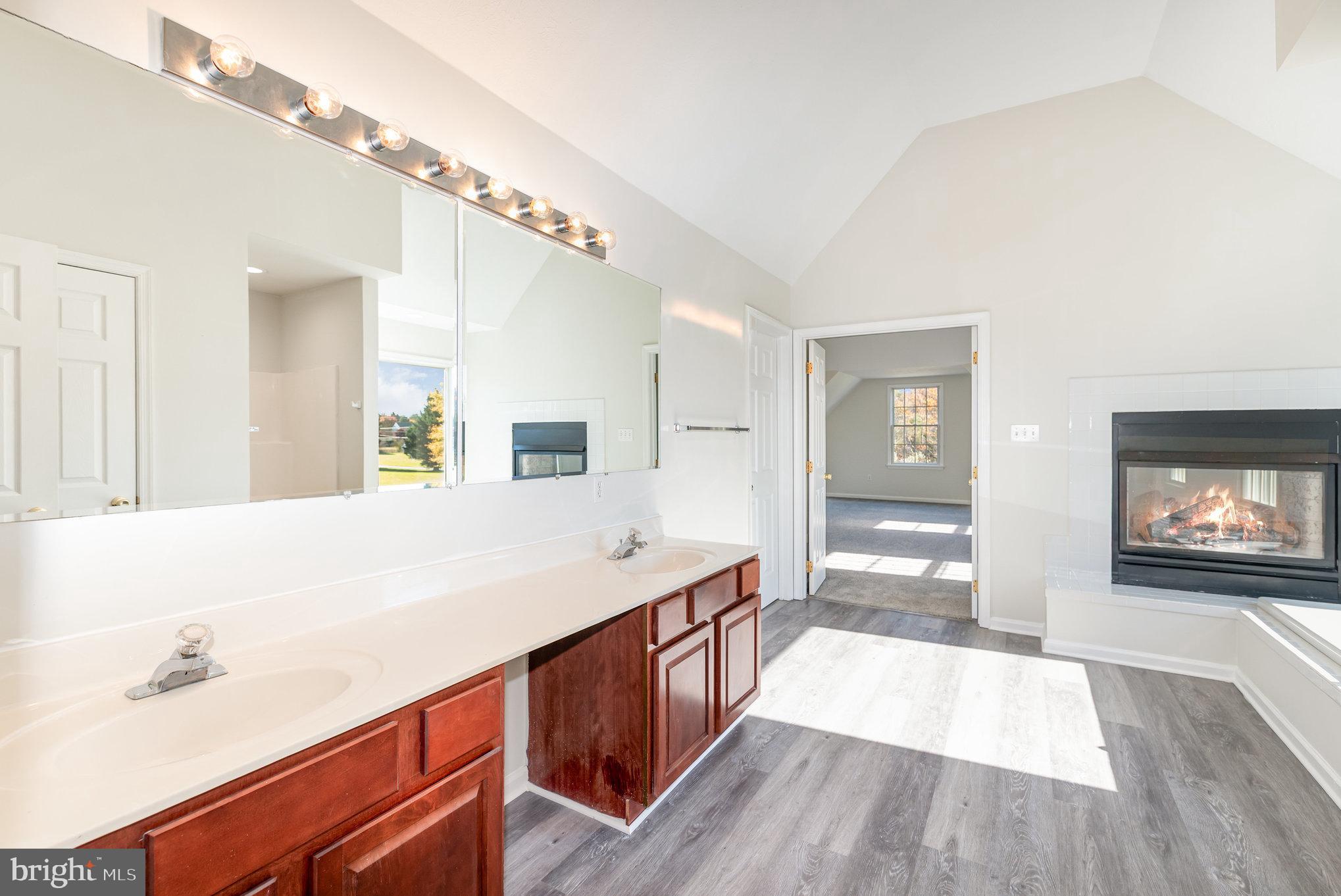 TOMAX FARMS - Residential