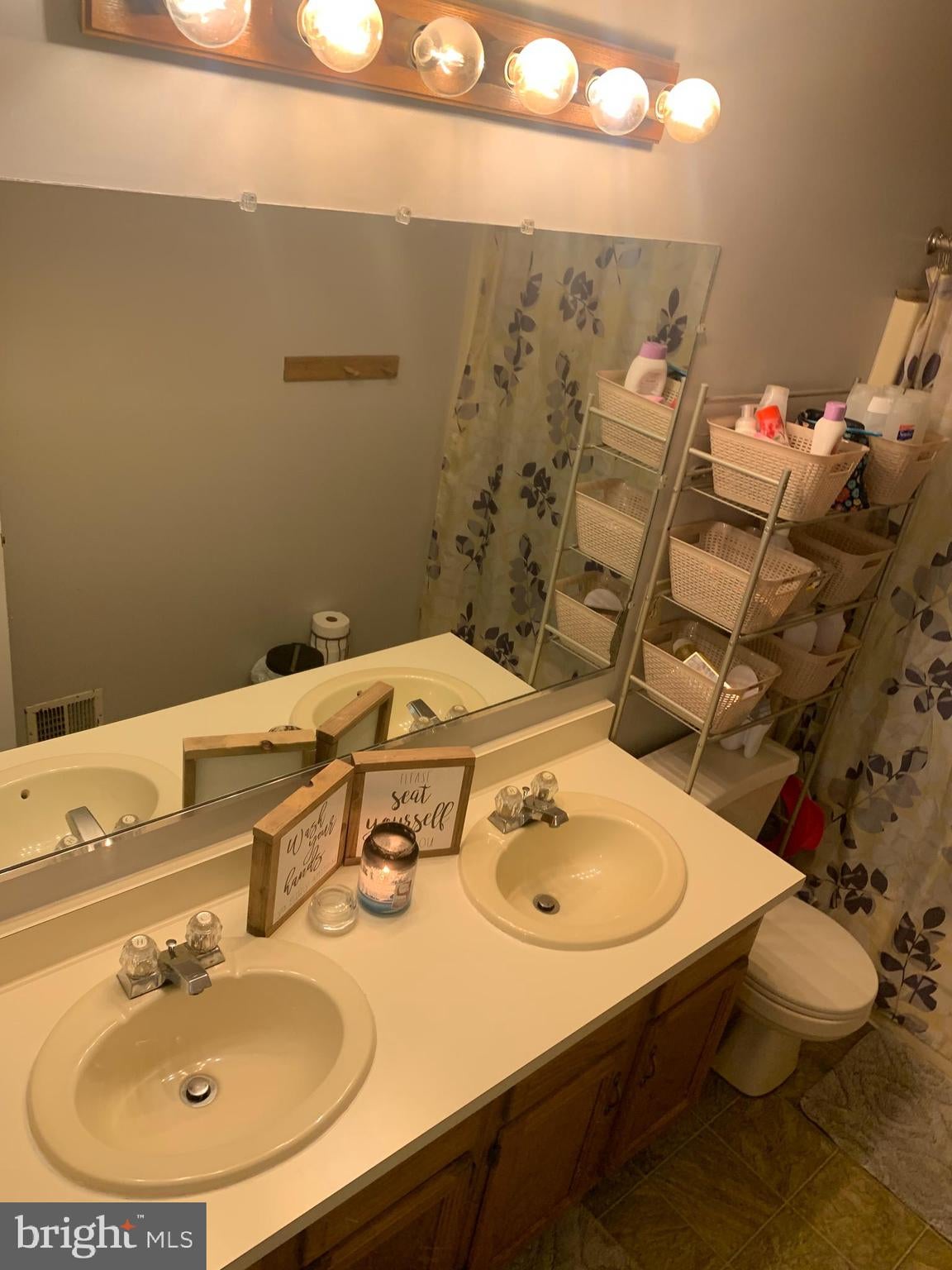 715 WAR BONNET TRAIL